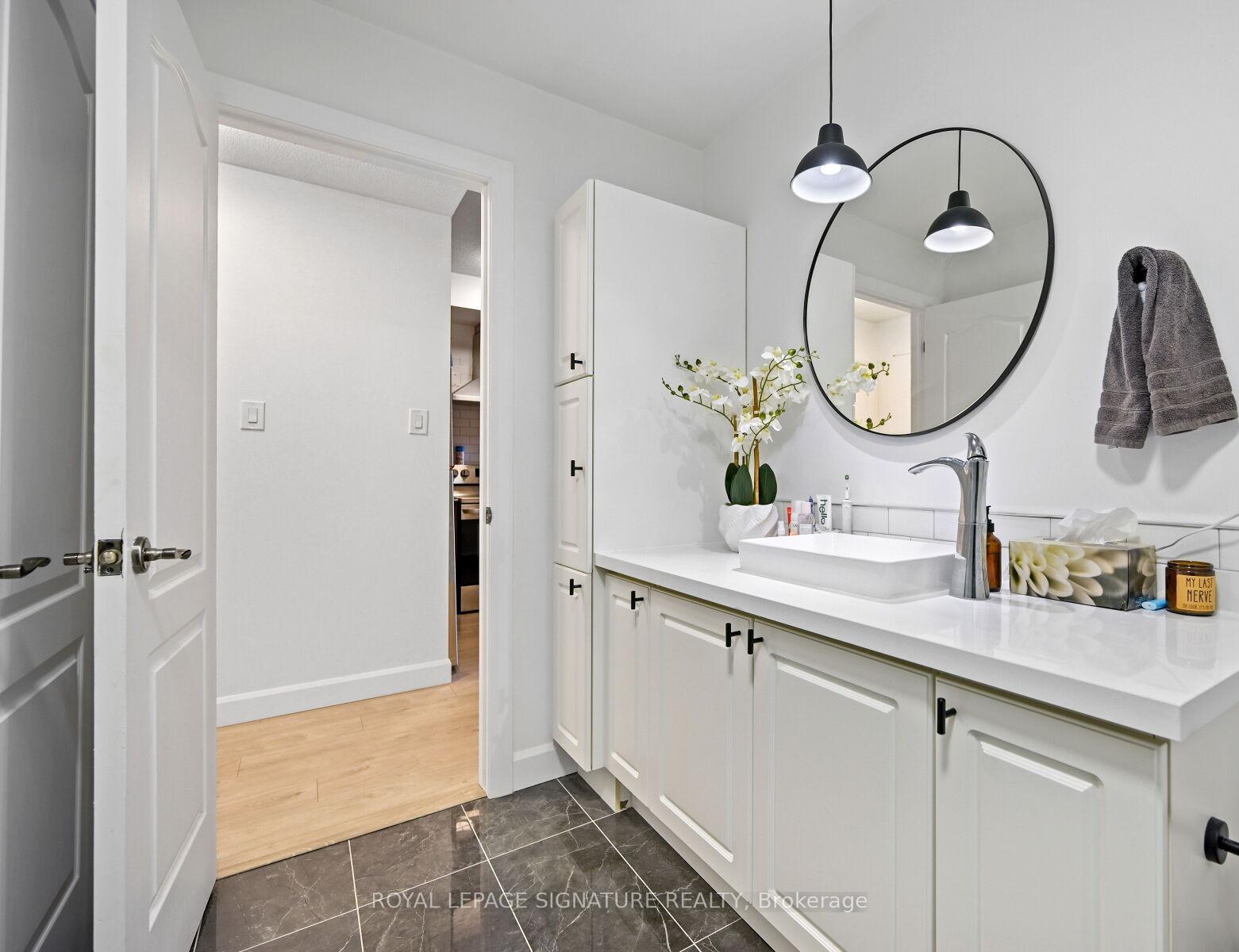Photo 21 of Unit 1105, 135 James Street S, Hamilton, Corktown — HOMEH