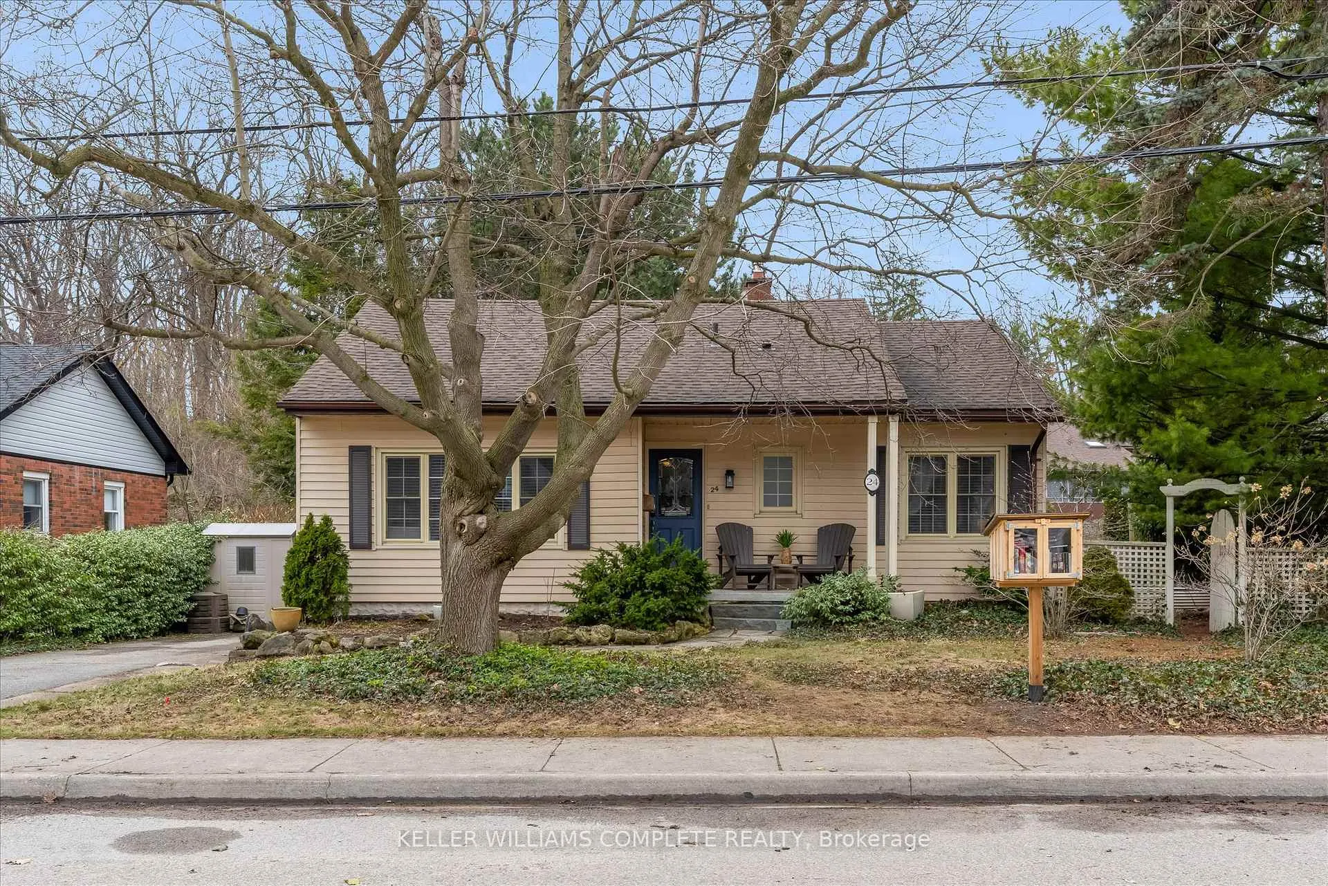 Photo 1 of 24 Central Park Avenue, Hamilton, Dundas — HOMEH