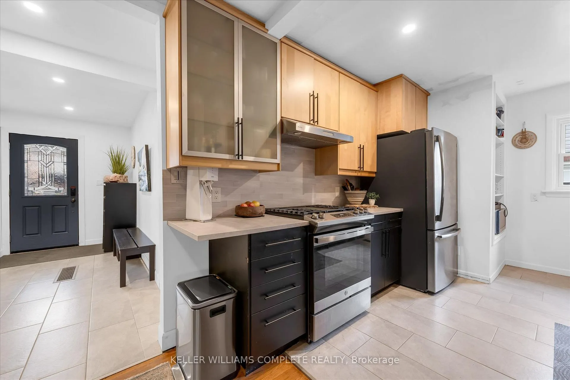 Photo 5 of 24 Central Park Avenue, Hamilton, Dundas — HOMEH
