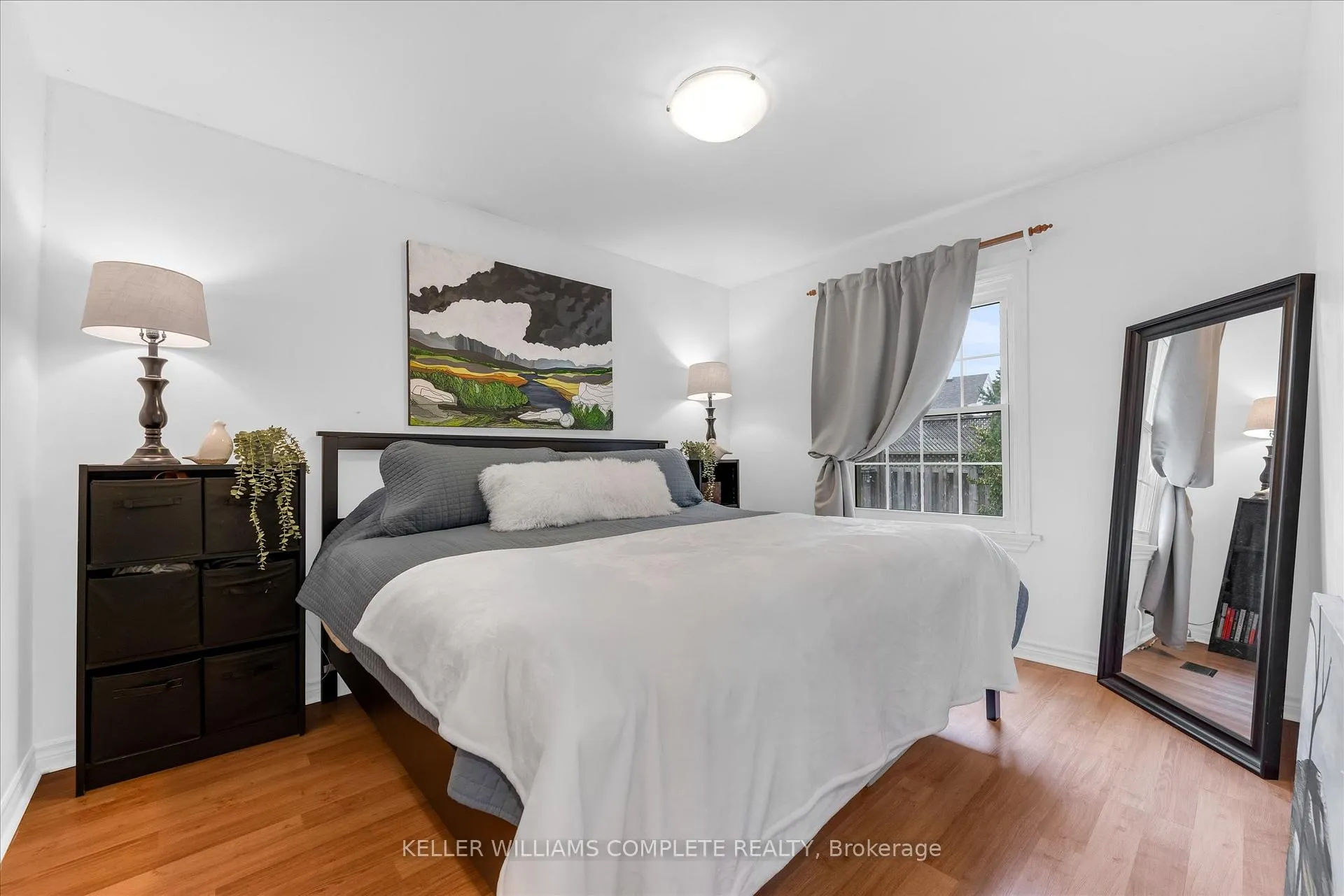 Photo 12 of 24 Central Park Avenue, Hamilton, Dundas — HOMEH