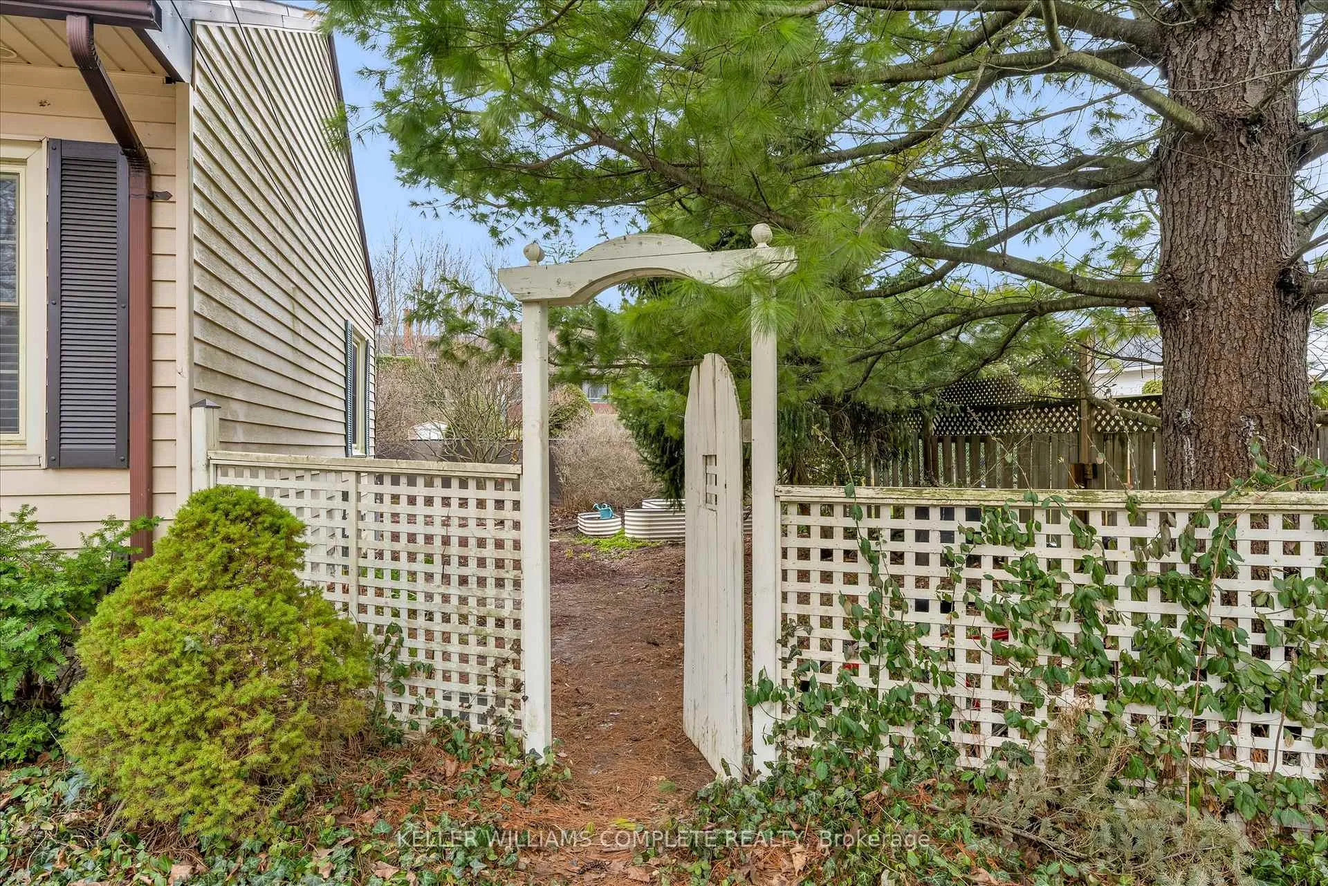 Photo 26 of 24 Central Park Avenue, Hamilton, Dundas — HOMEH
