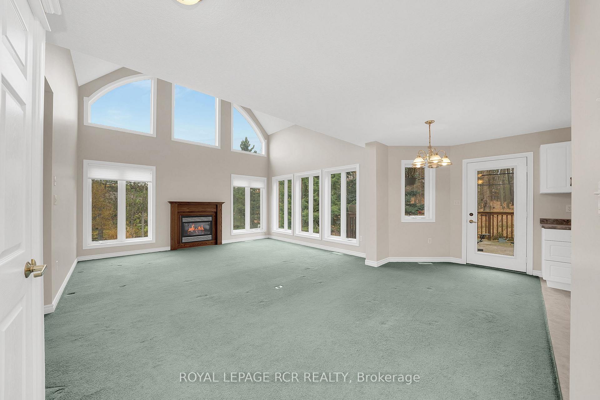 Photo 8 of Unit 5, 19 Reddington Drive, Caledon, Palgrave — HOMEH