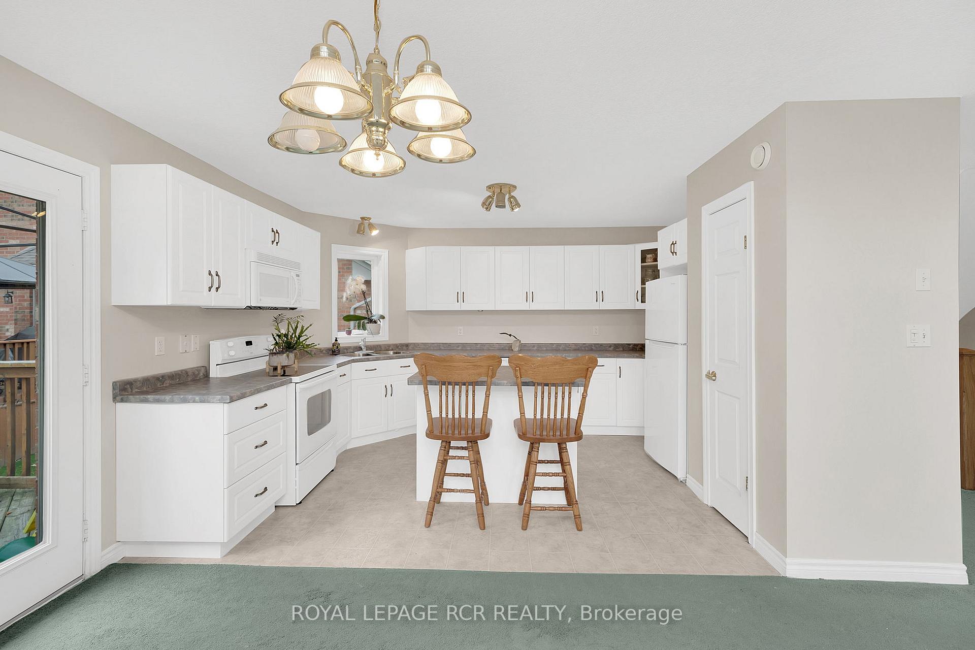 Photo 11 of Unit 5, 19 Reddington Drive, Caledon, Palgrave — HOMEH