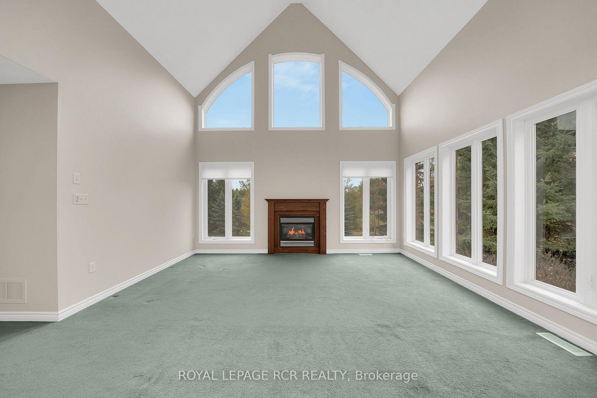 Photo 14 of Unit 5, 19 Reddington Drive, Caledon, Palgrave — HOMEH