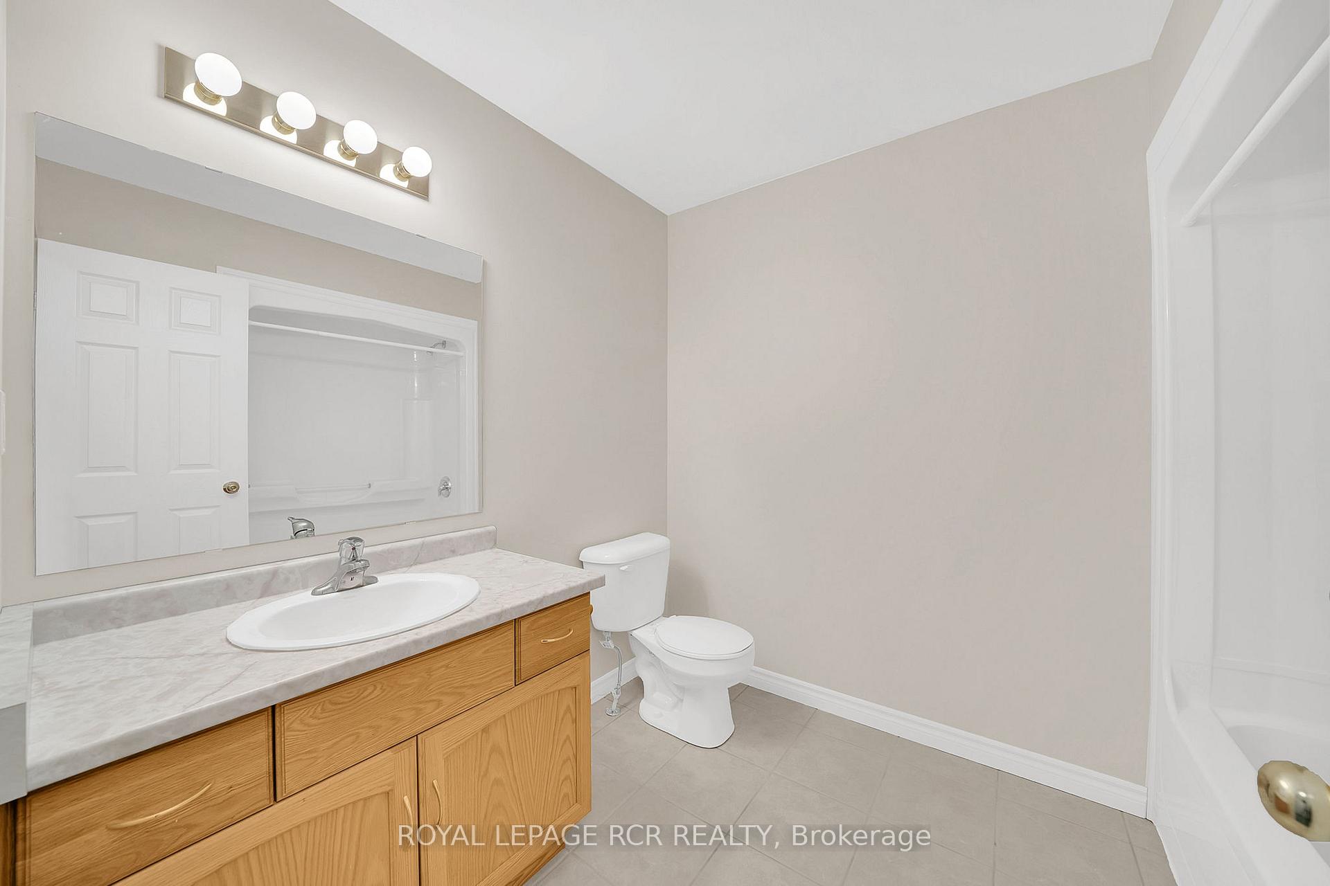 Photo 23 of Unit 5, 19 Reddington Drive, Caledon, Palgrave — HOMEH