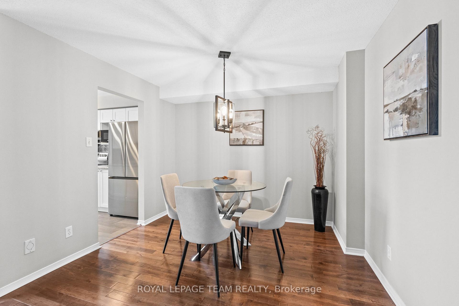 Photo 4 of 21 Upney Drive, Ottawa, Barrhaven - Longfields — HOMEH