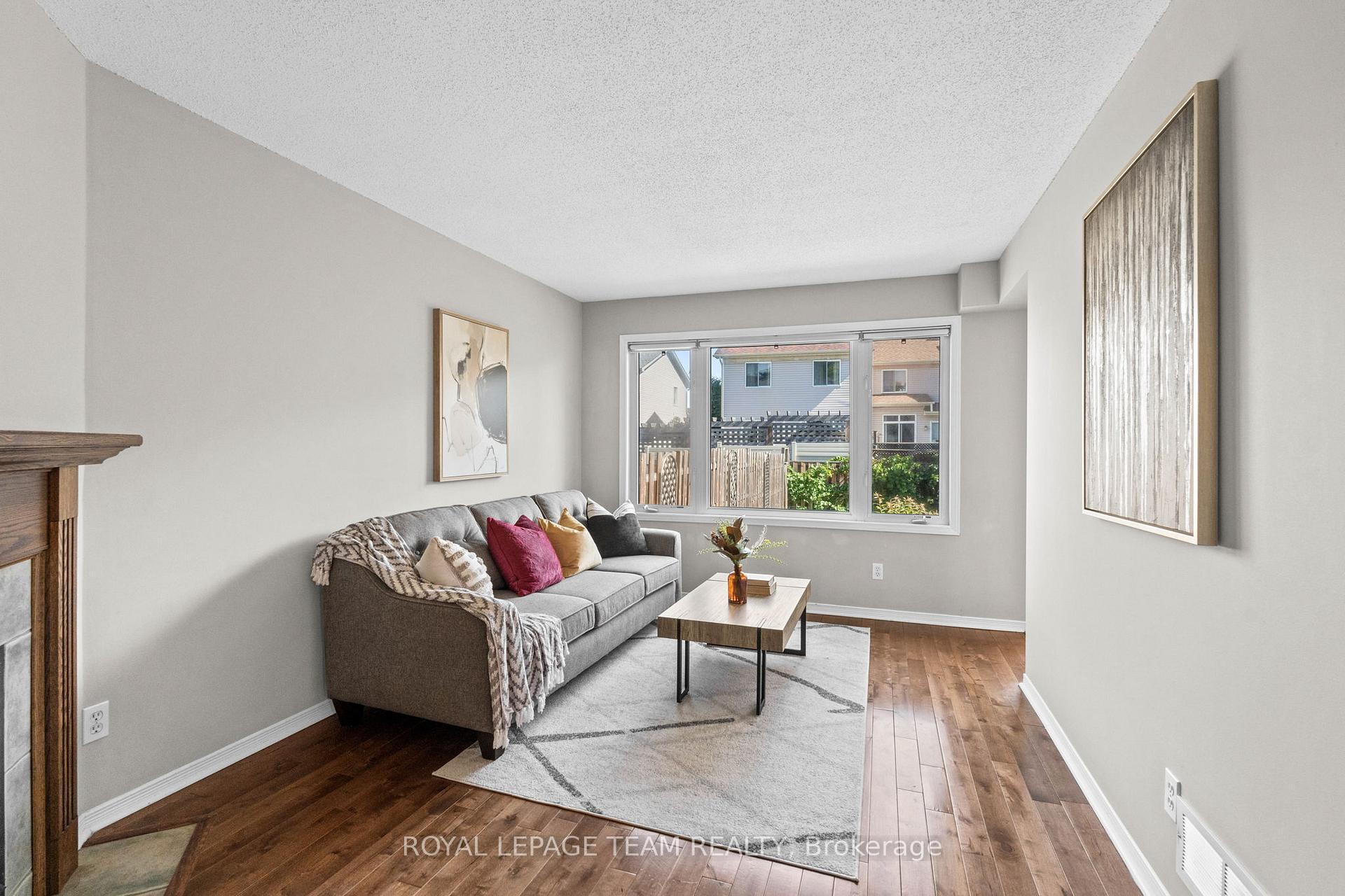 Photo 11 of 21 Upney Drive, Ottawa, Barrhaven - Longfields — HOMEH