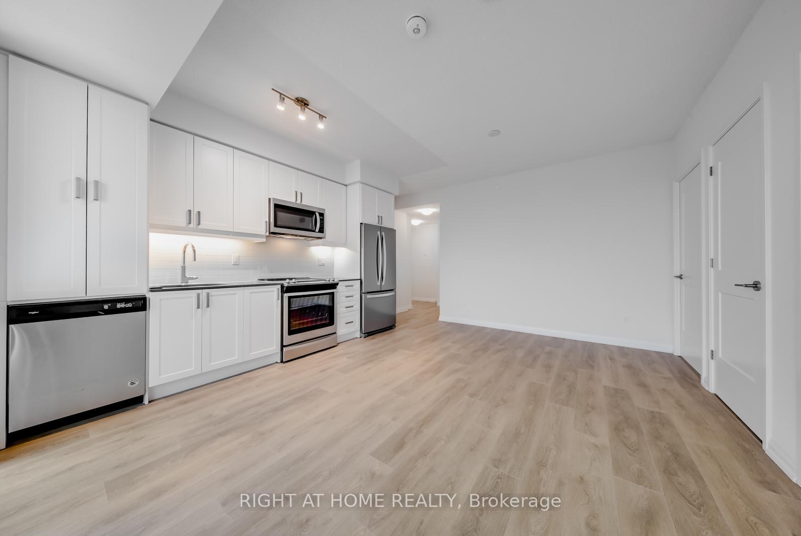 Photo 3 of Unit 2513, 7895 Jane St Street, Vaughan, Concord — HOMEH