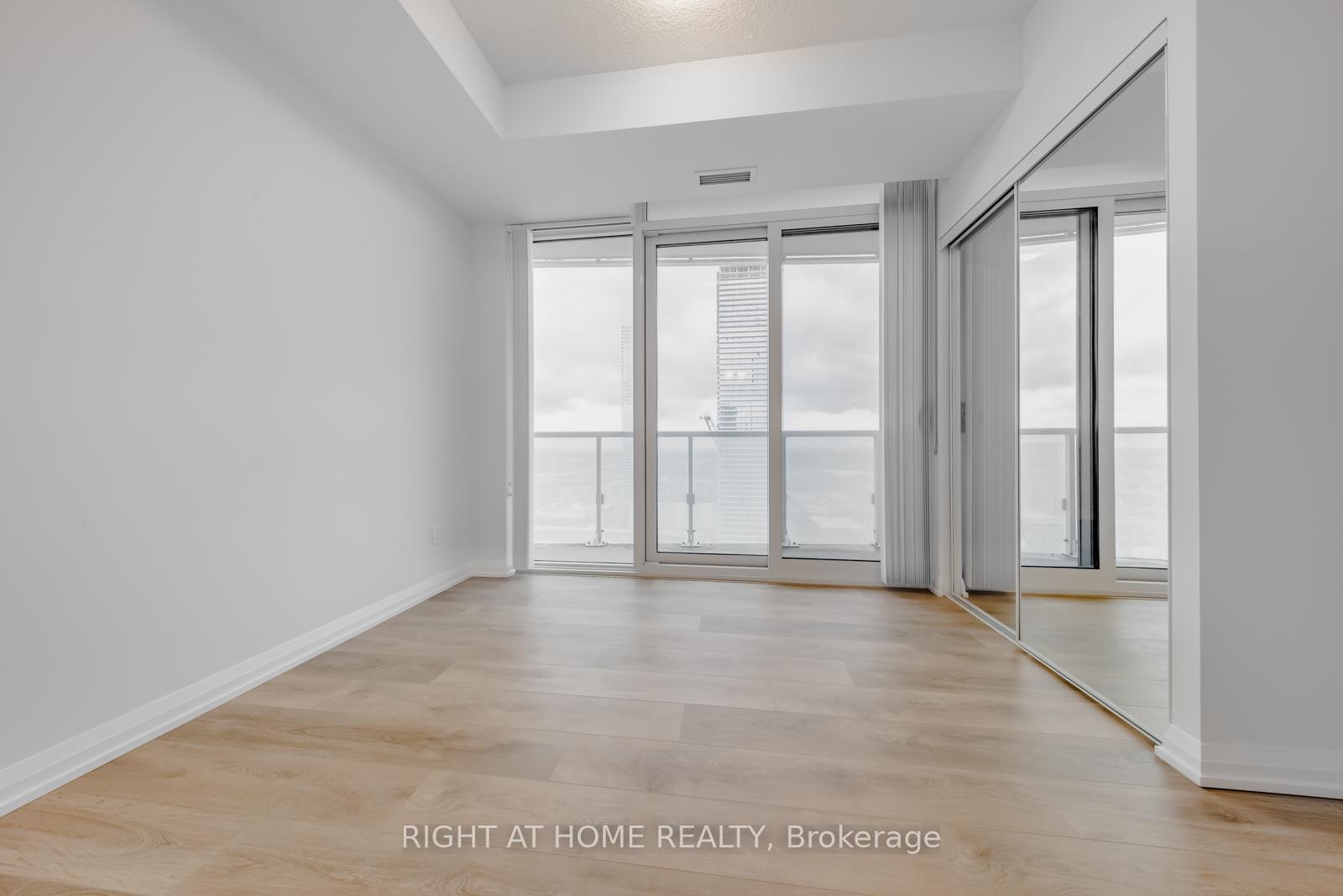 Photo 10 of Unit 2513, 7895 Jane St Street, Vaughan, Concord — HOMEH