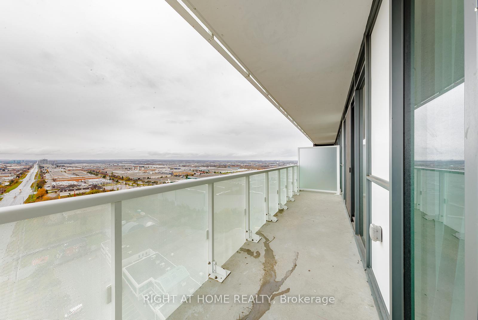 Photo 12 of Unit 2513, 7895 Jane St Street, Vaughan, Concord — HOMEH