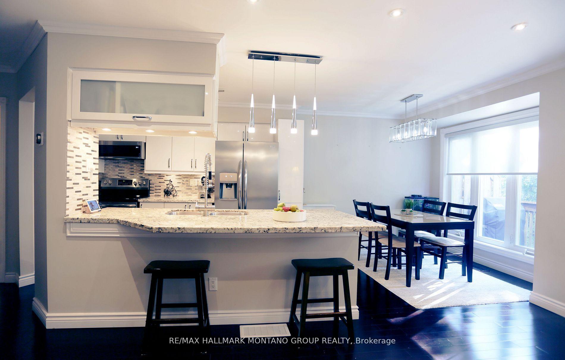 Photo 4 of 31 Anderson Place, Aurora, Aurora Highlands — HOMEH