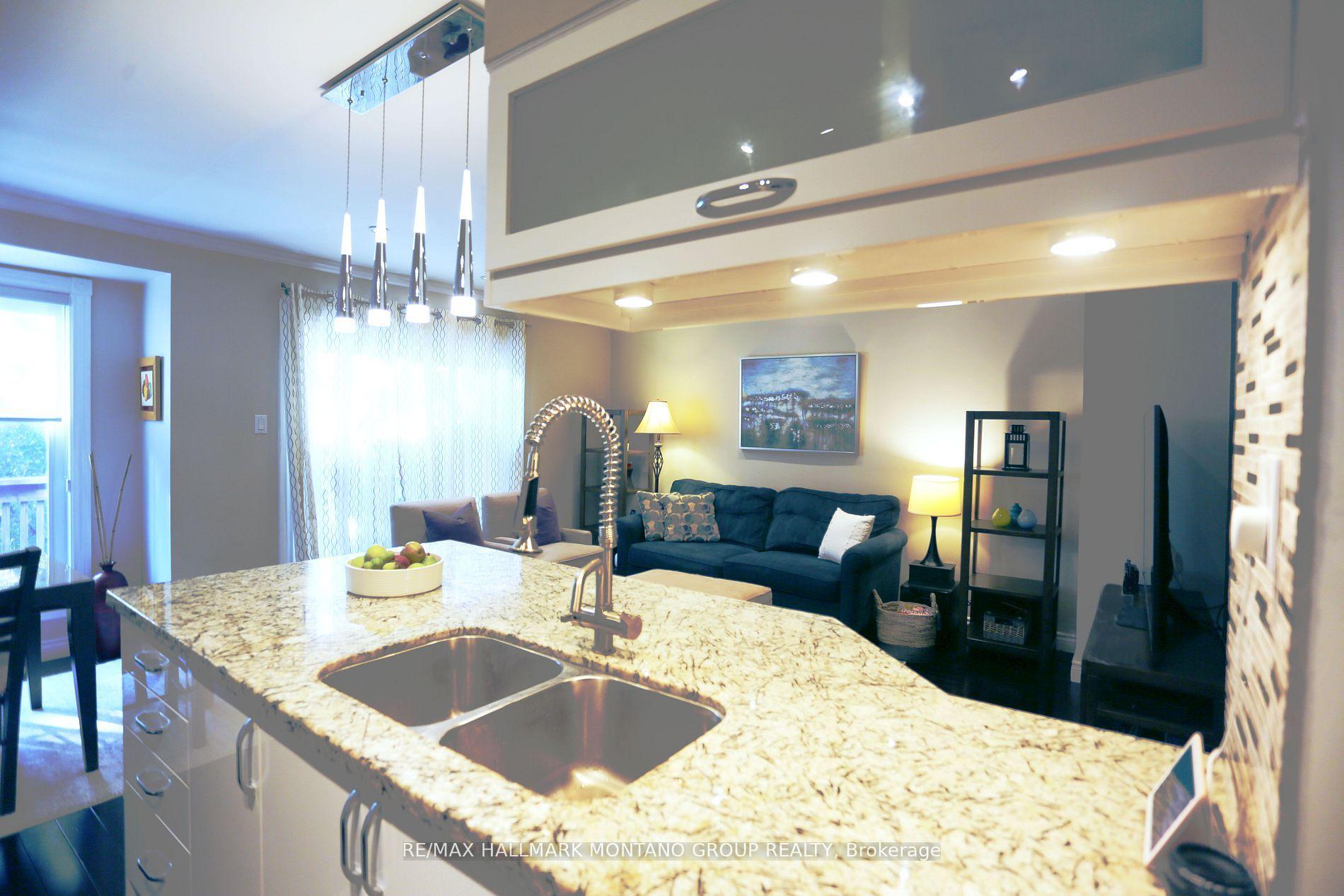 Photo 5 of 31 Anderson Place, Aurora, Aurora Highlands — HOMEH