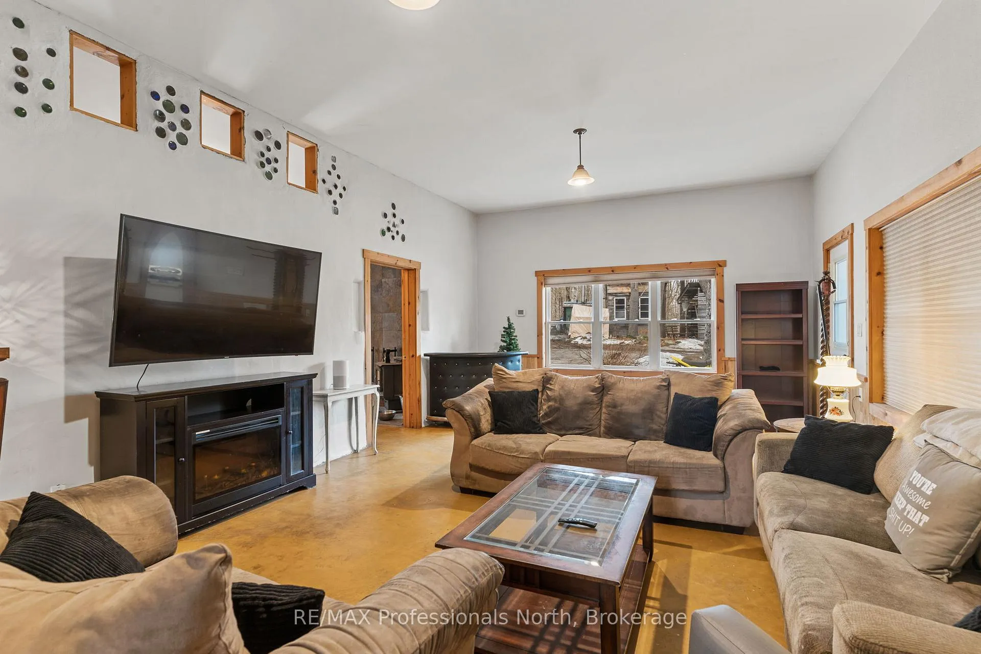 Photo 10 of 1127 Bobcaygeon Road, Minden Hills, Anson — HOMEH