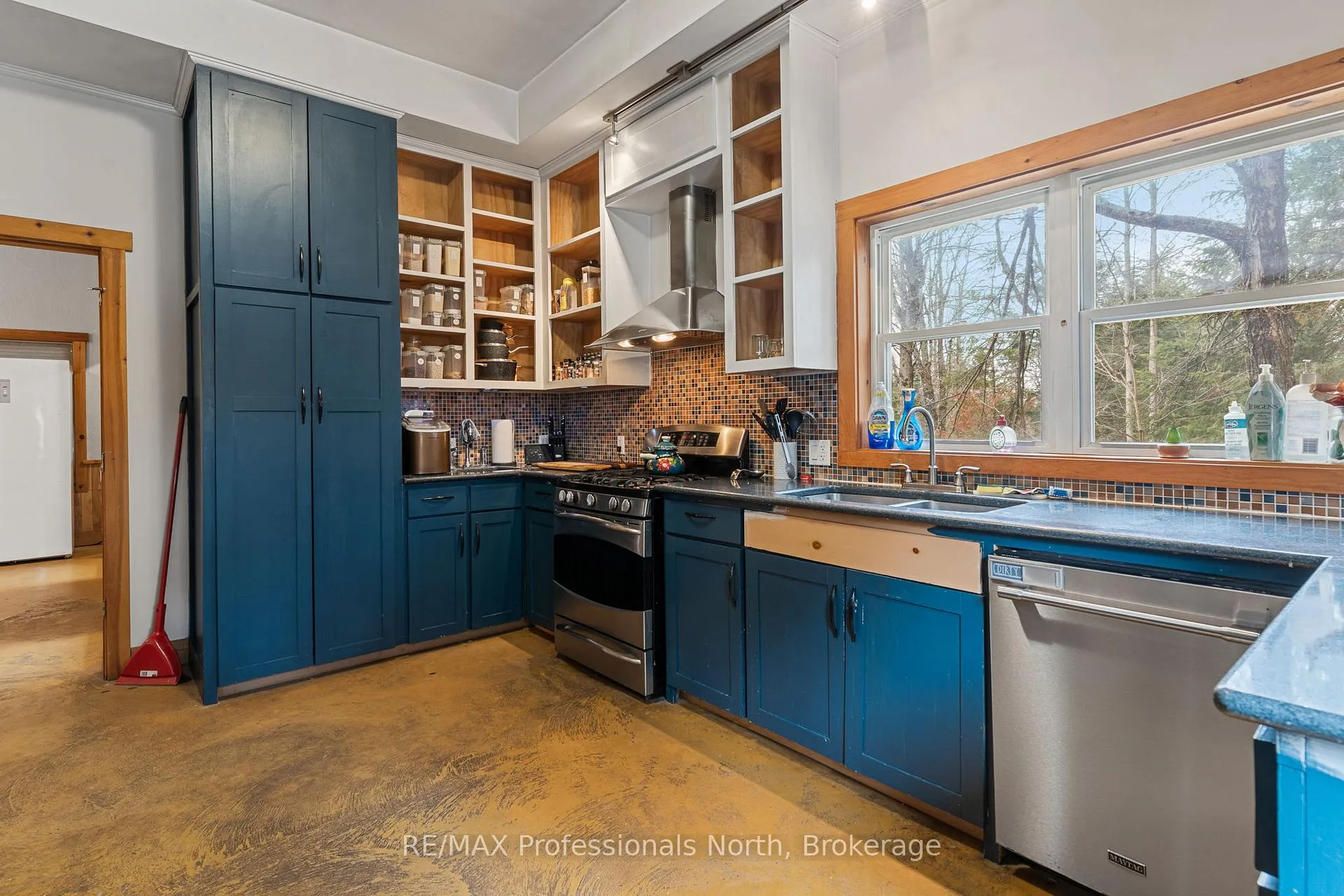 Photo 12 of 1127 Bobcaygeon Road, Minden Hills, Anson — HOMEH
