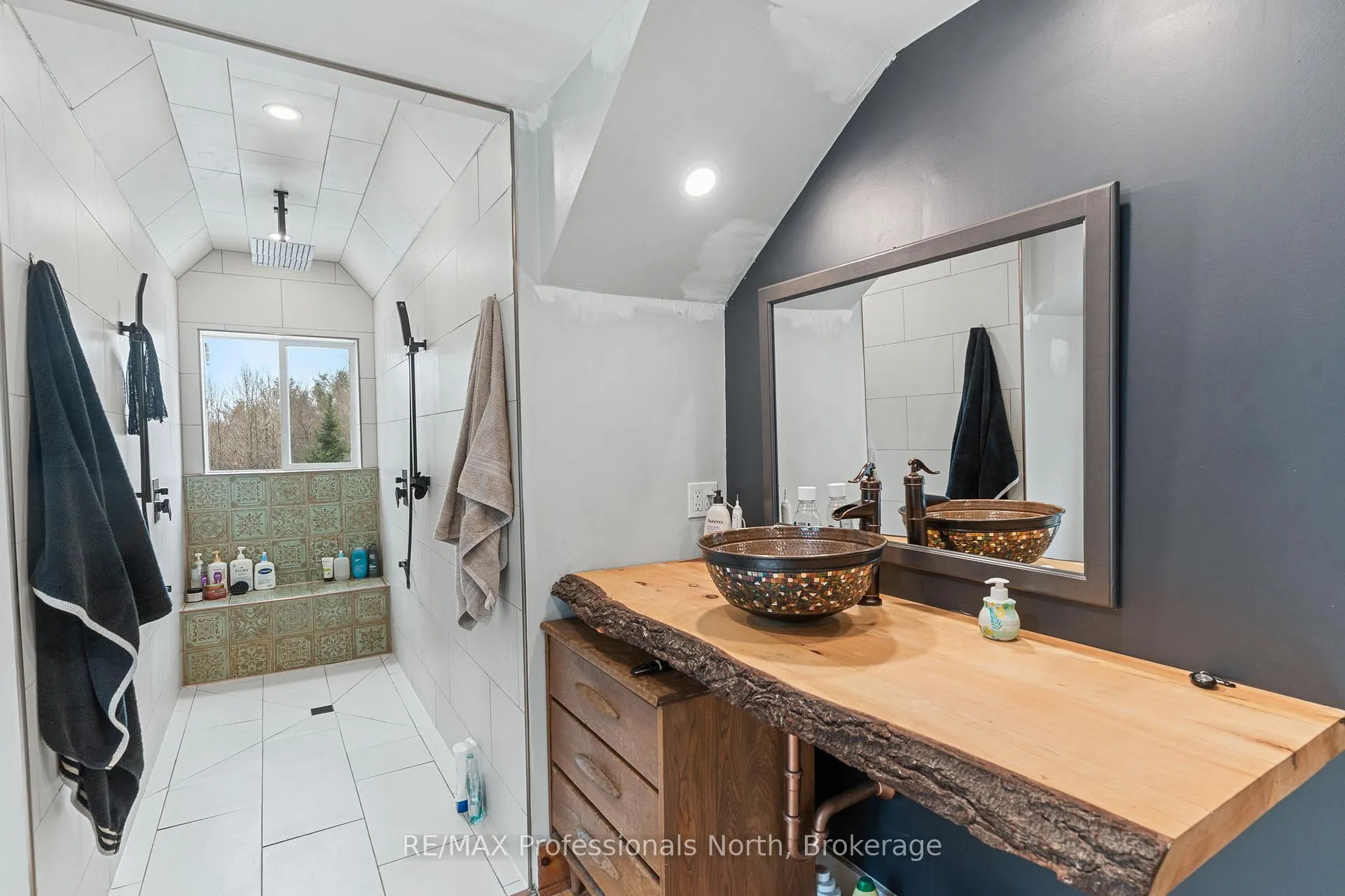 Photo 24 of 1127 Bobcaygeon Road, Minden Hills, Anson — HOMEH