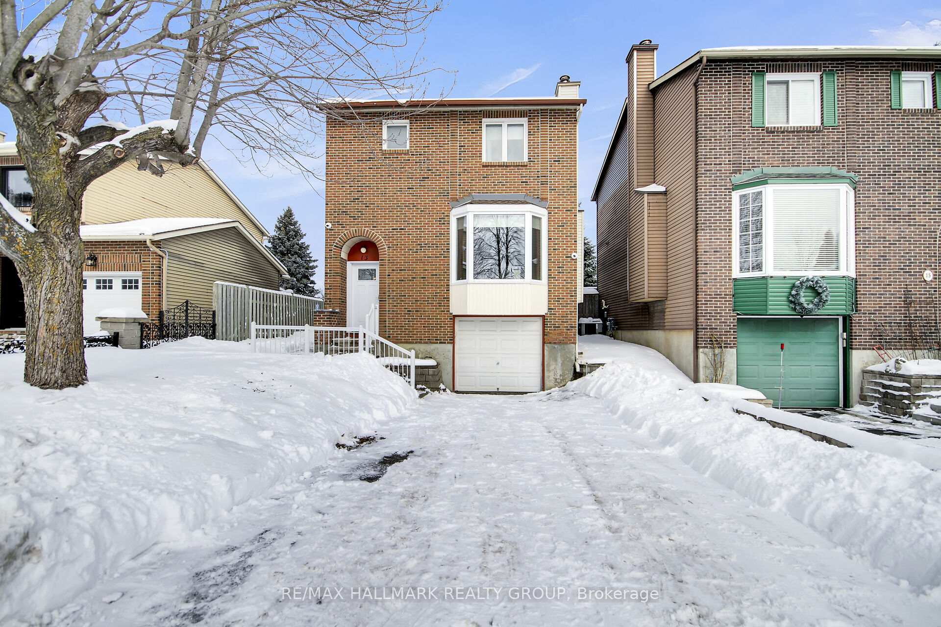 Front of 13 Coolspring Crescent
