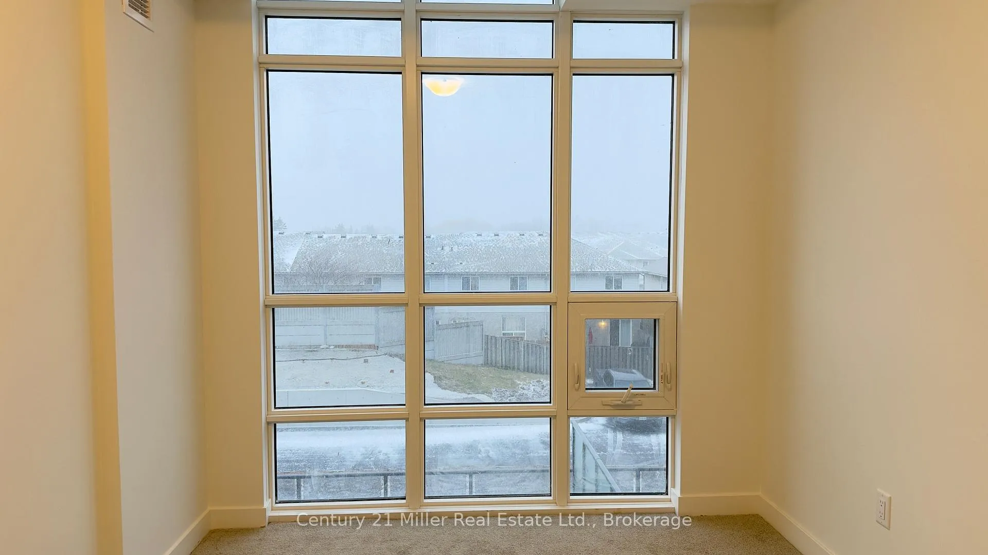 Photo 10 of Unit Unit # 328, 461 Green Road N, Hamilton, Lakeshore — HOMEH