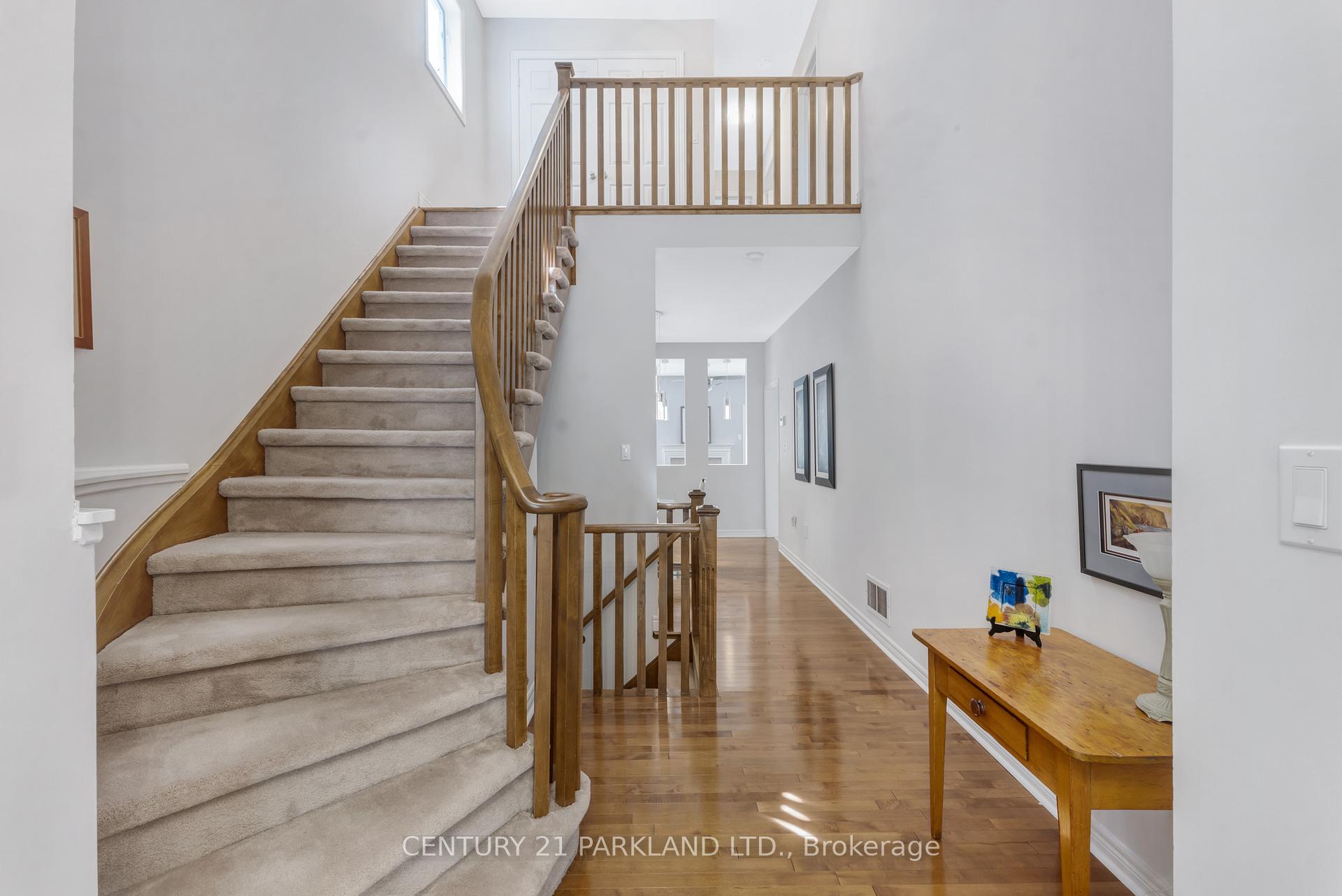 Photo 2 of 316 Kirkvalley Crescent, Aurora, Bayview Wellington — HOMEH