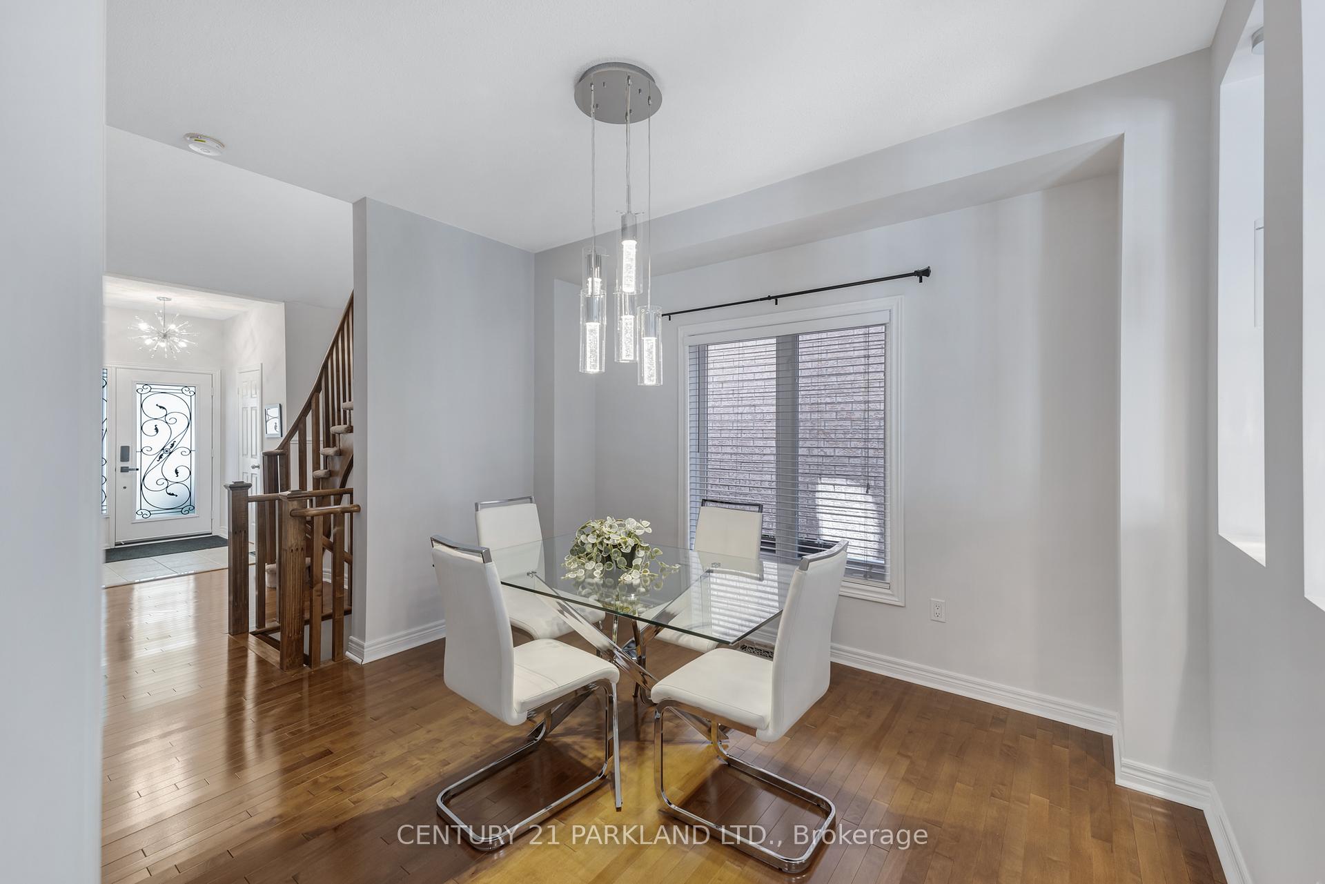 Photo 3 of 316 Kirkvalley Crescent, Aurora, Bayview Wellington — HOMEH