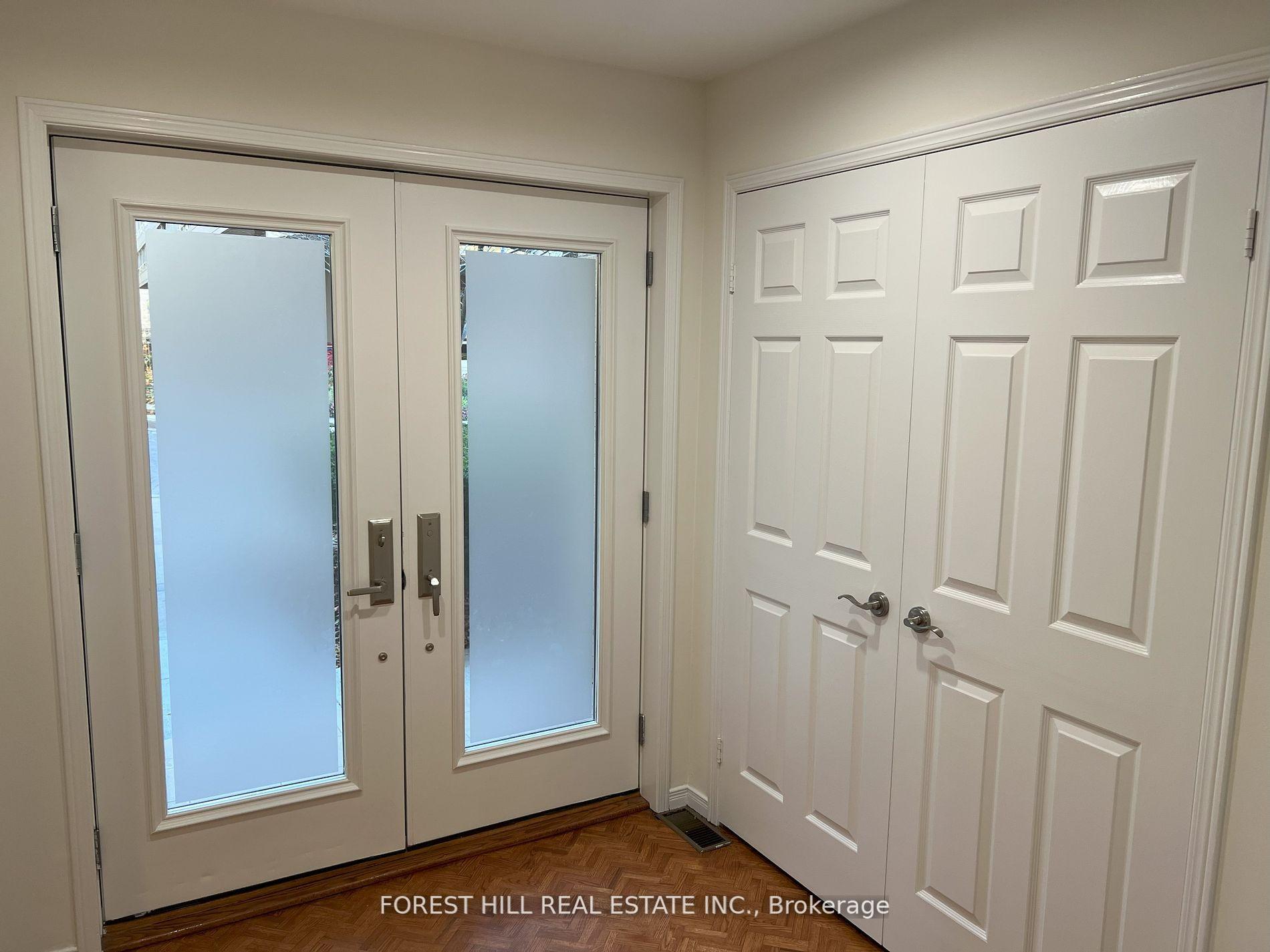 Photo 3 of 20 Lower Village Gate, Toronto, Forest Hill South — HOMEH