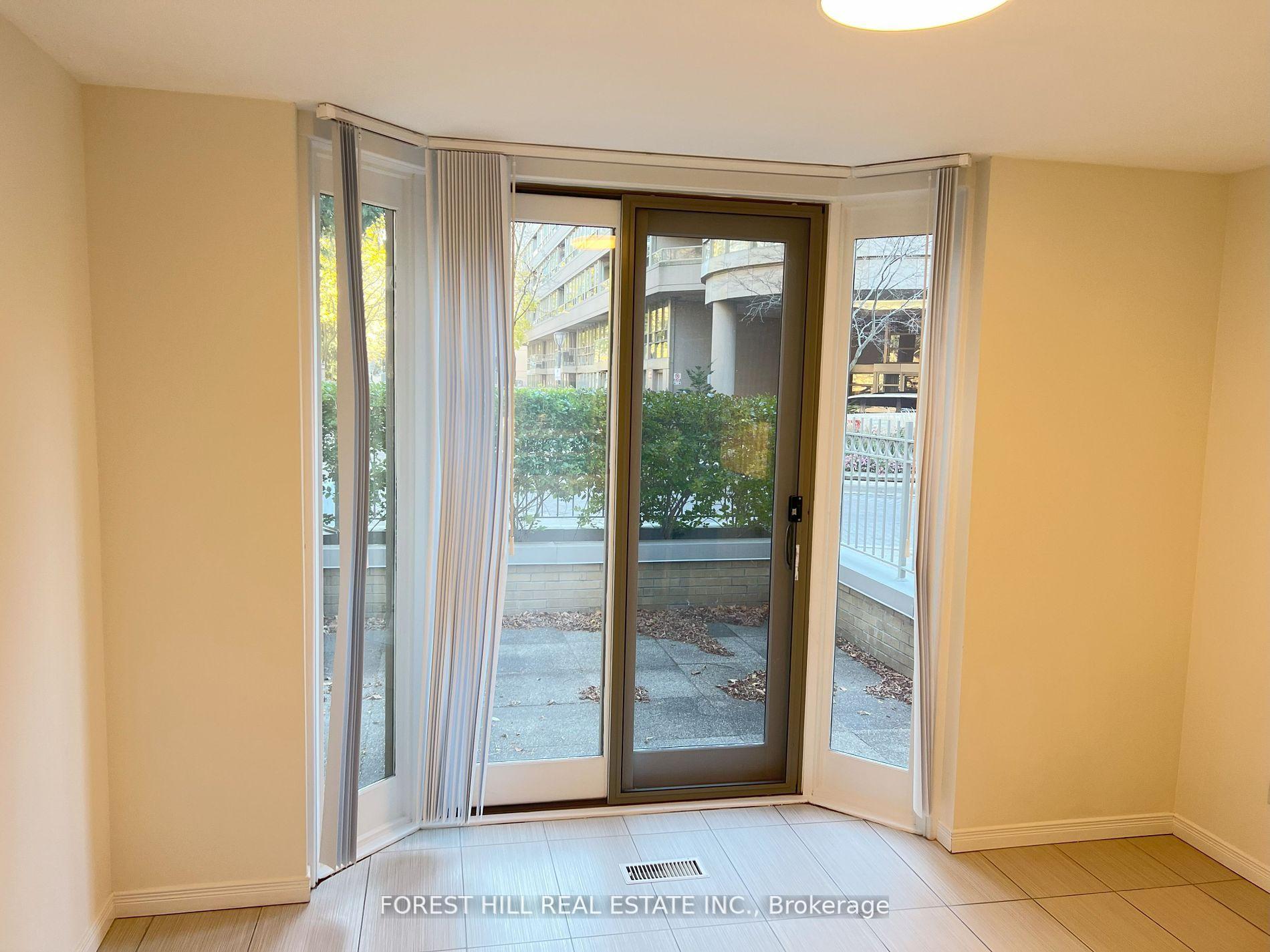 Photo 7 of 20 Lower Village Gate, Toronto, Forest Hill South — HOMEH