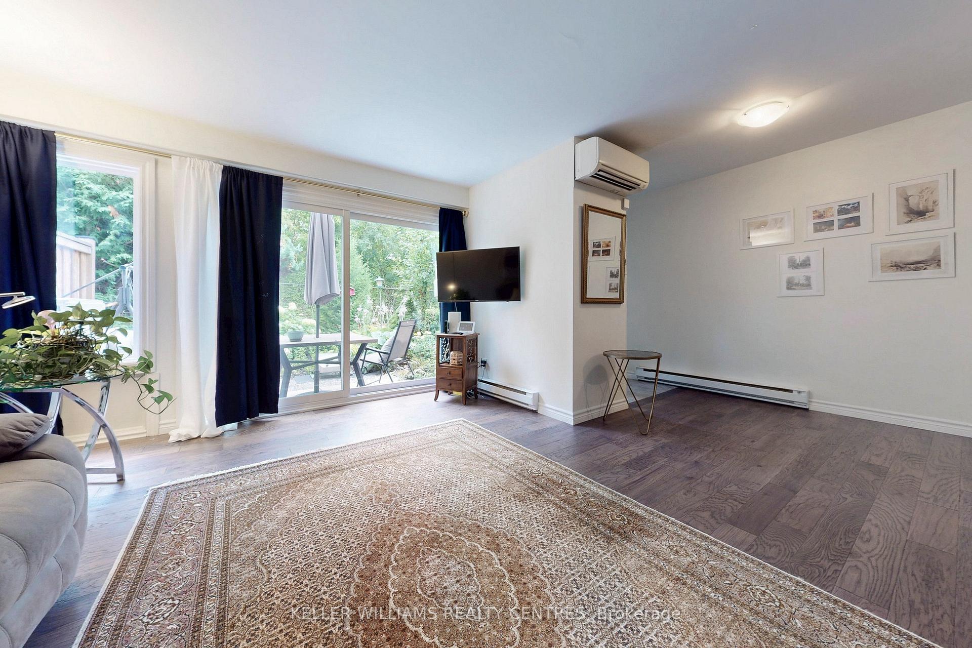 Photo 4 of Unit 85, 237 Milestone Crescent, Aurora, Aurora Village — HOMEH