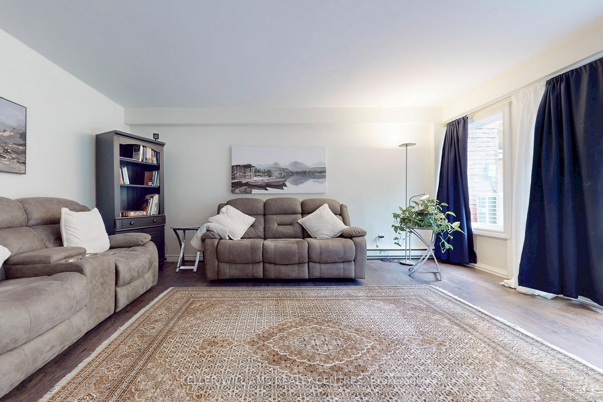 Photo 5 of Unit 85, 237 Milestone Crescent, Aurora, Aurora Village — HOMEH