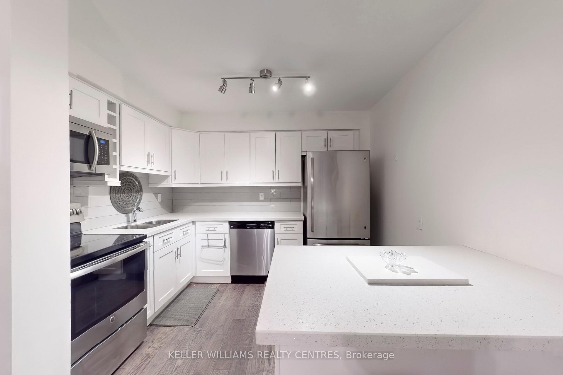 Photo 9 of Unit 85, 237 Milestone Crescent, Aurora, Aurora Village — HOMEH