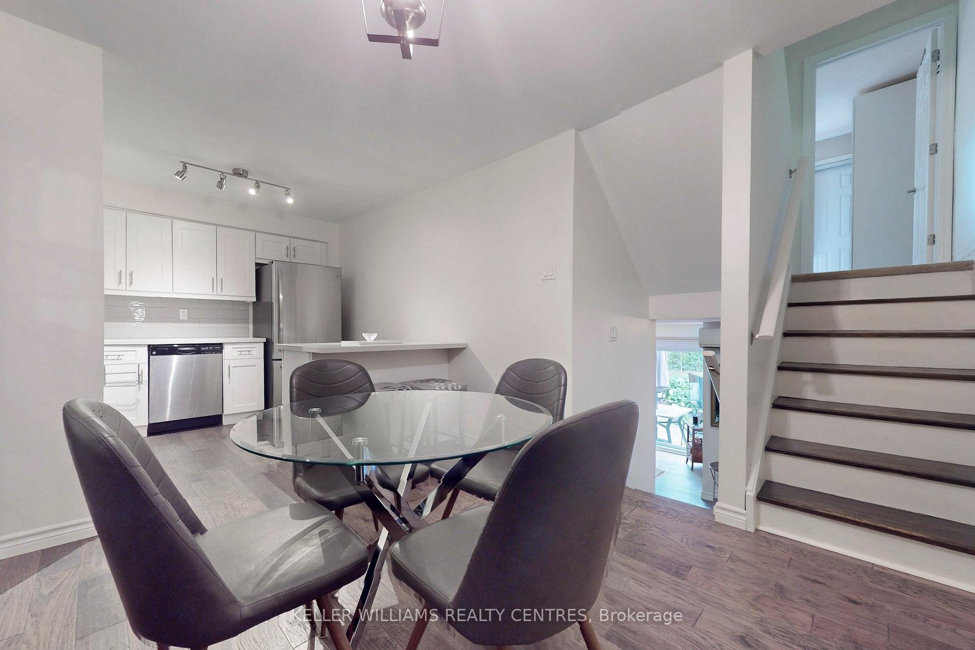 Photo 12 of Unit 85, 237 Milestone Crescent, Aurora, Aurora Village — HOMEH
