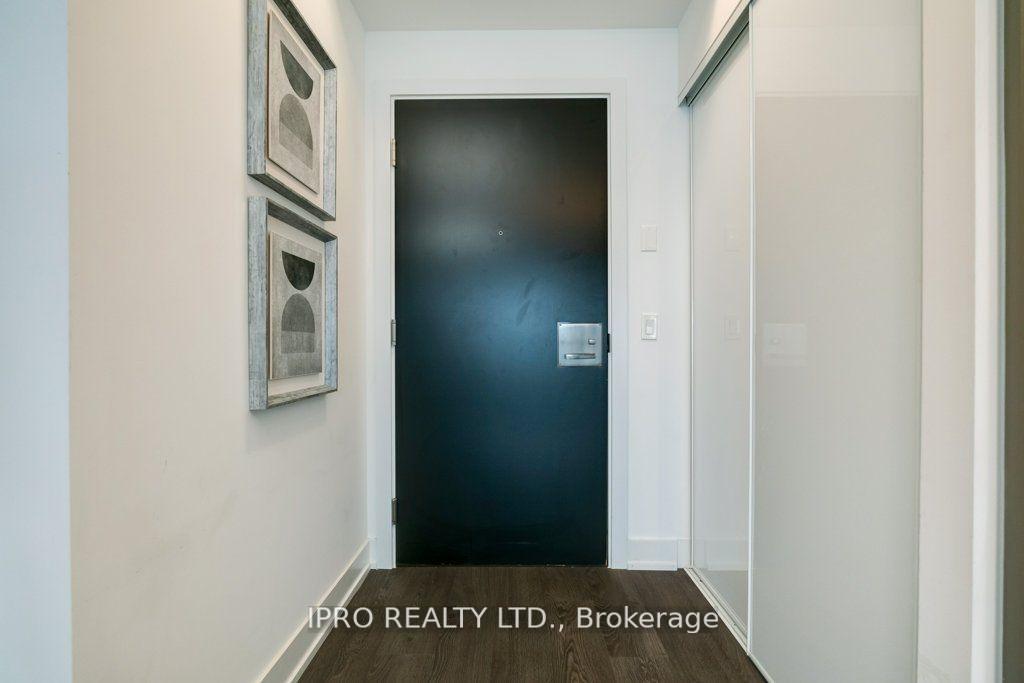 Photo 3 of Unit 1205, 11 Lillian Street, Toronto, Mount Pleasant West — HOMEH