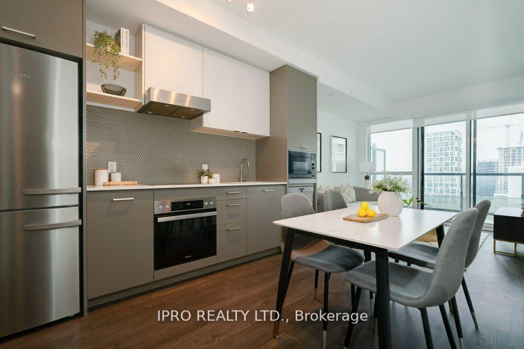 Photo 7 of Unit 1205, 11 Lillian Street, Toronto, Mount Pleasant West — HOMEH