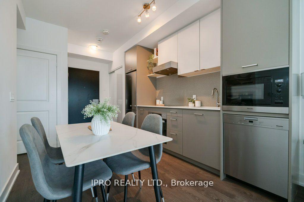 Photo 12 of Unit 1205, 11 Lillian Street, Toronto, Mount Pleasant West — HOMEH