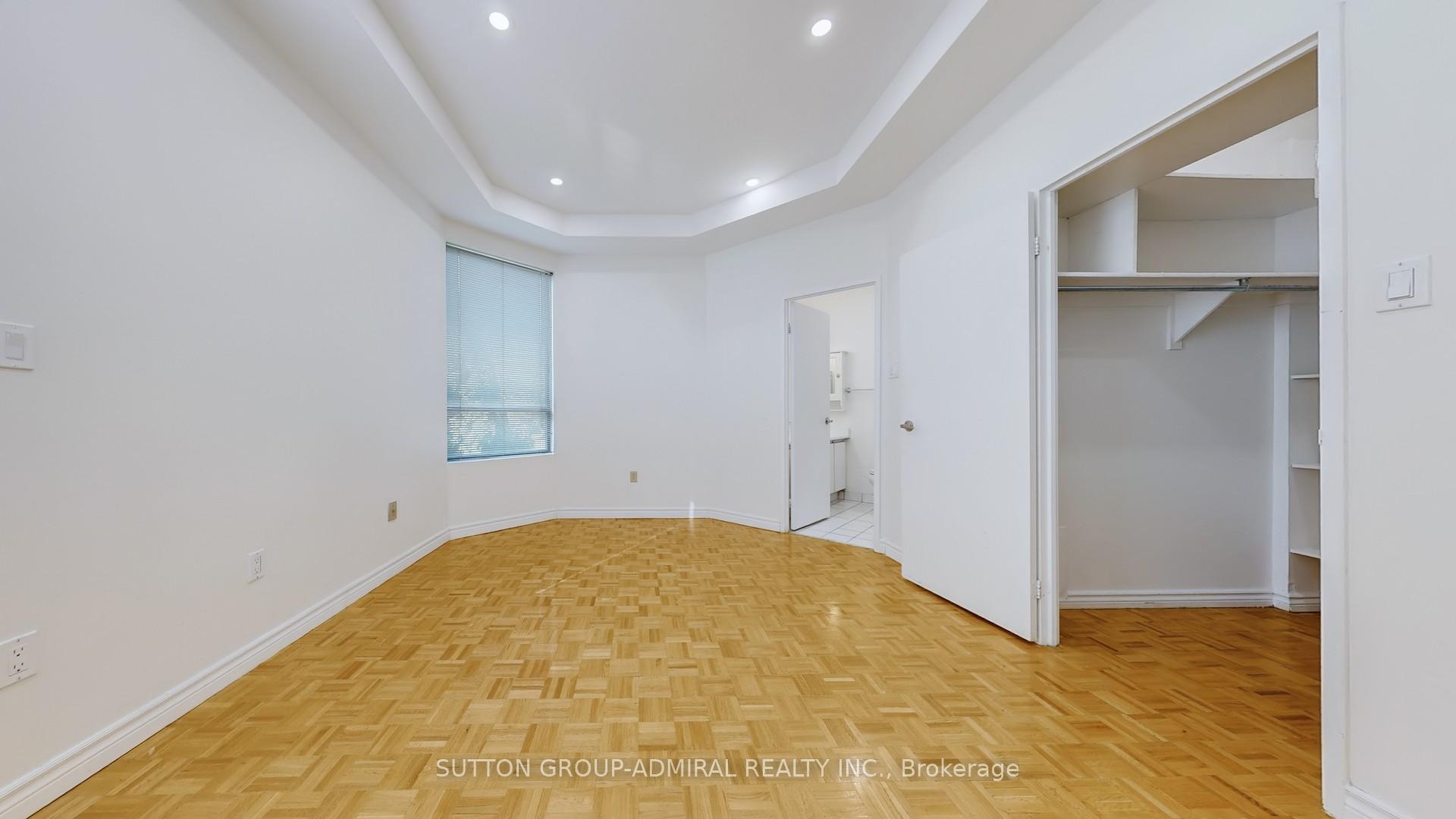 Photo 2 of Unit 102, 7460 Bathurst Street, Vaughan, Brownridge — HOMEH