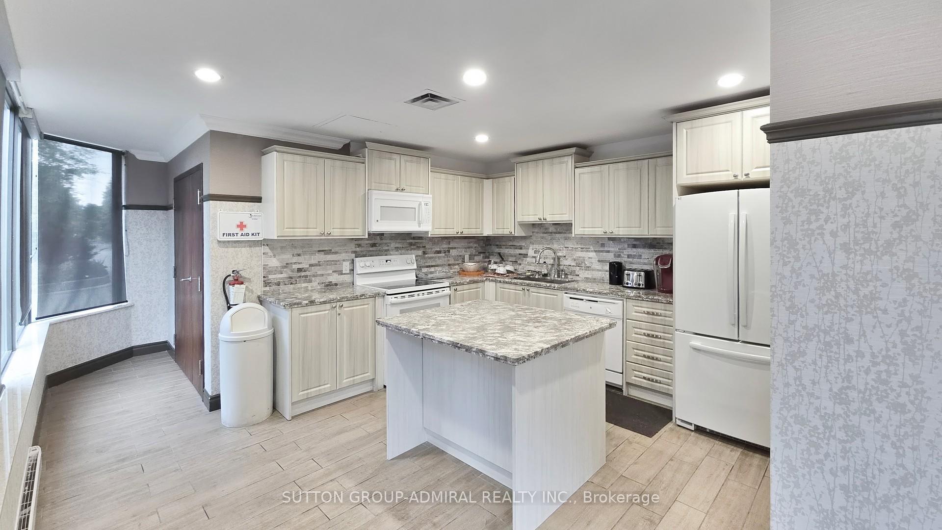 Photo 10 of Unit 102, 7460 Bathurst Street, Vaughan, Brownridge — HOMEH