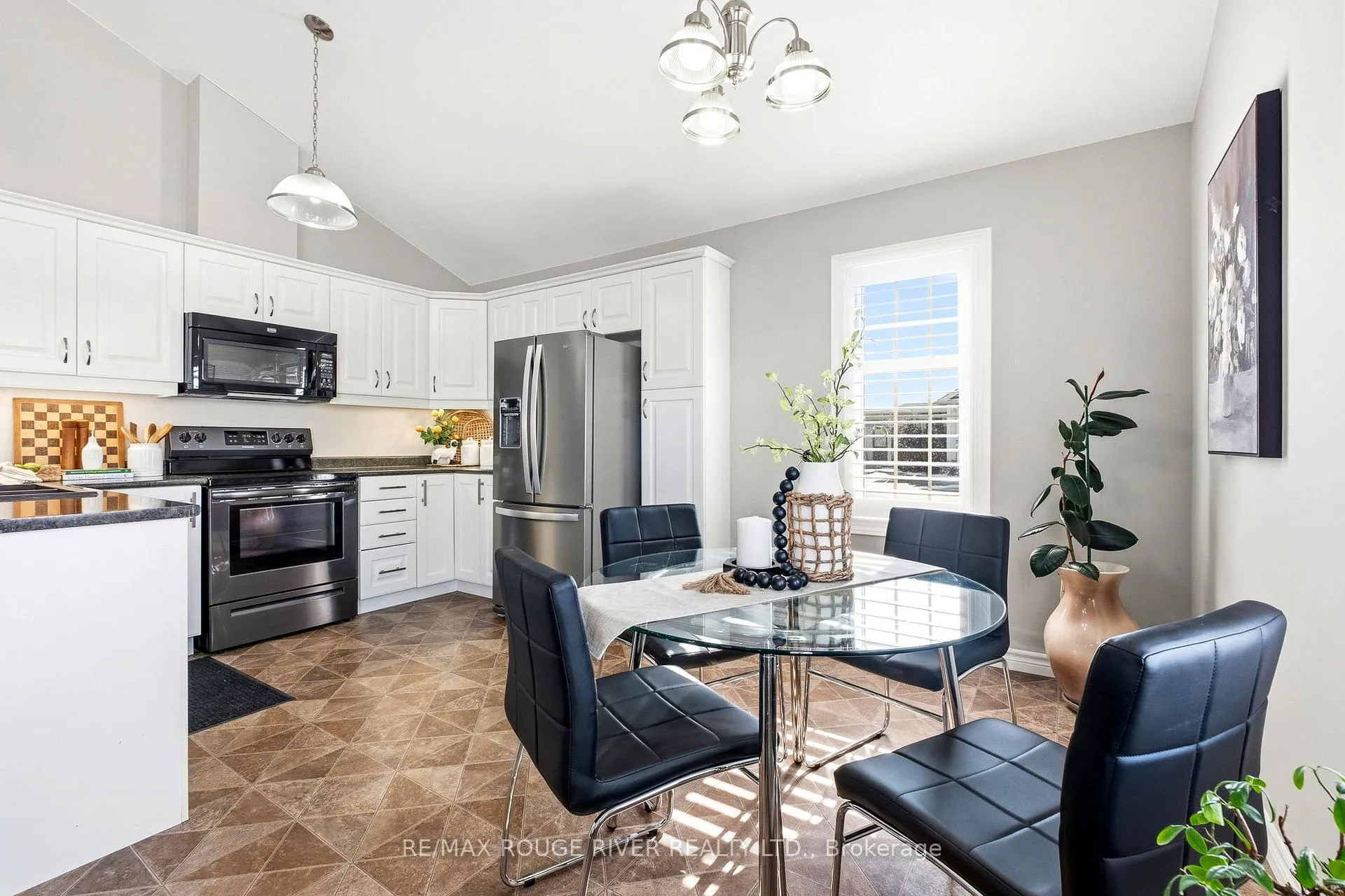 Photo 10 of Unit 804, 325 Densmore Road, Cobourg — HOMEH