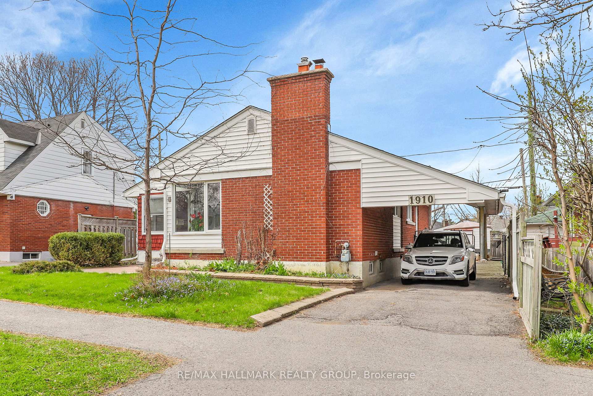 Photo 3 of 1910 Haig Drive, Ottawa, Elmvale Acres — HOMEH