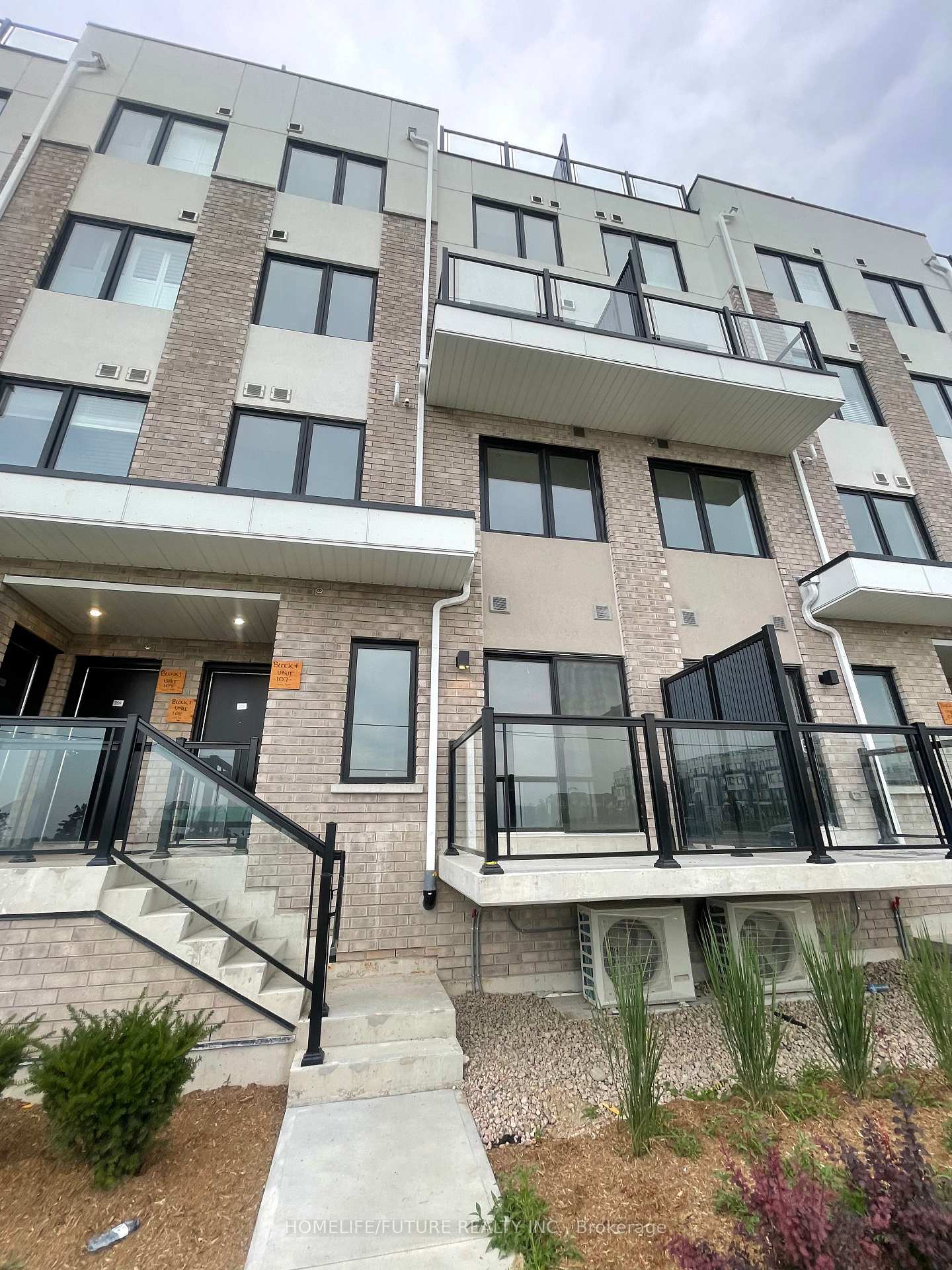 Front of Unit 207, 1695 Dersan Street