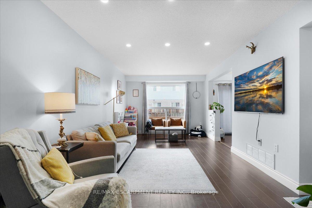 Photo 1 of Unit 27, 104 Frances Avenue, Hamilton, Lakeshore — HOMEH