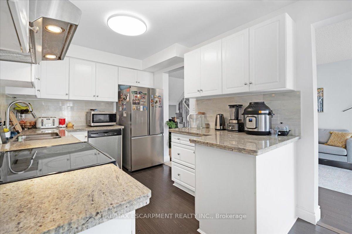 Photo 10 of Unit 27, 104 Frances Avenue, Hamilton, Lakeshore — HOMEH