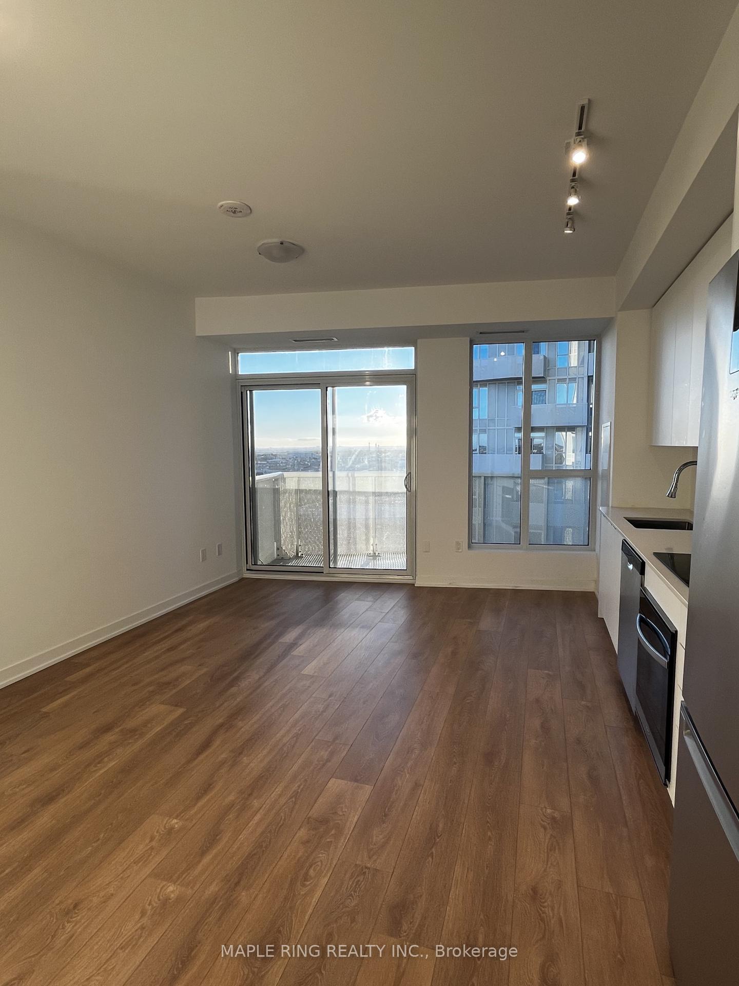 Photo 3 of Unit 910, 474 Caldari Road, Vaughan, Concord — HOMEH
