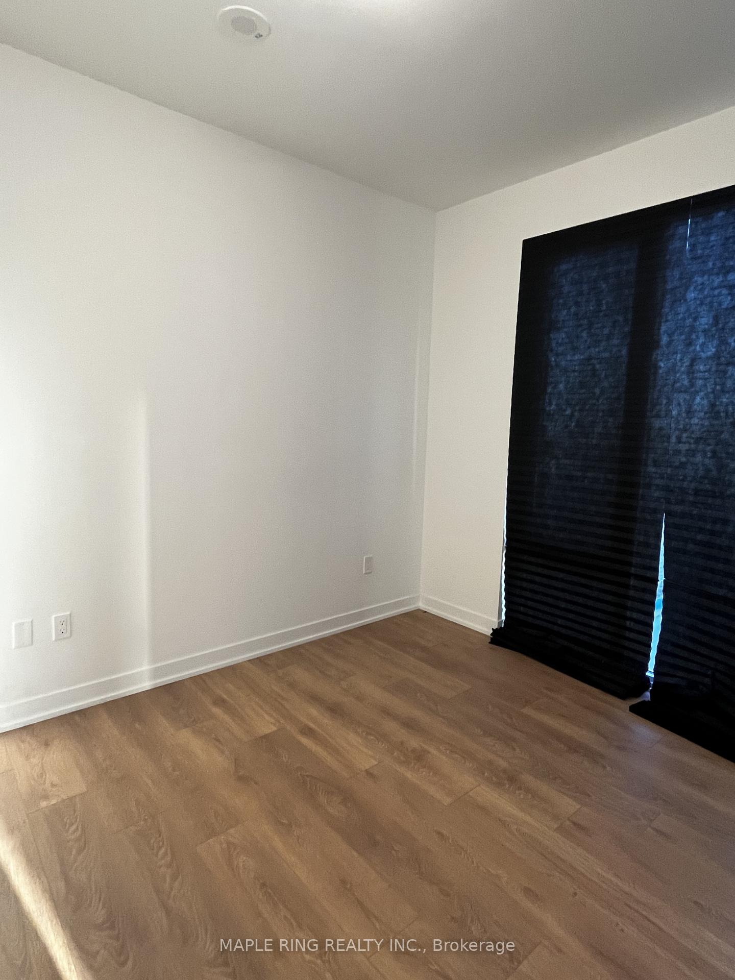 Photo 5 of Unit 910, 474 Caldari Road, Vaughan, Concord — HOMEH