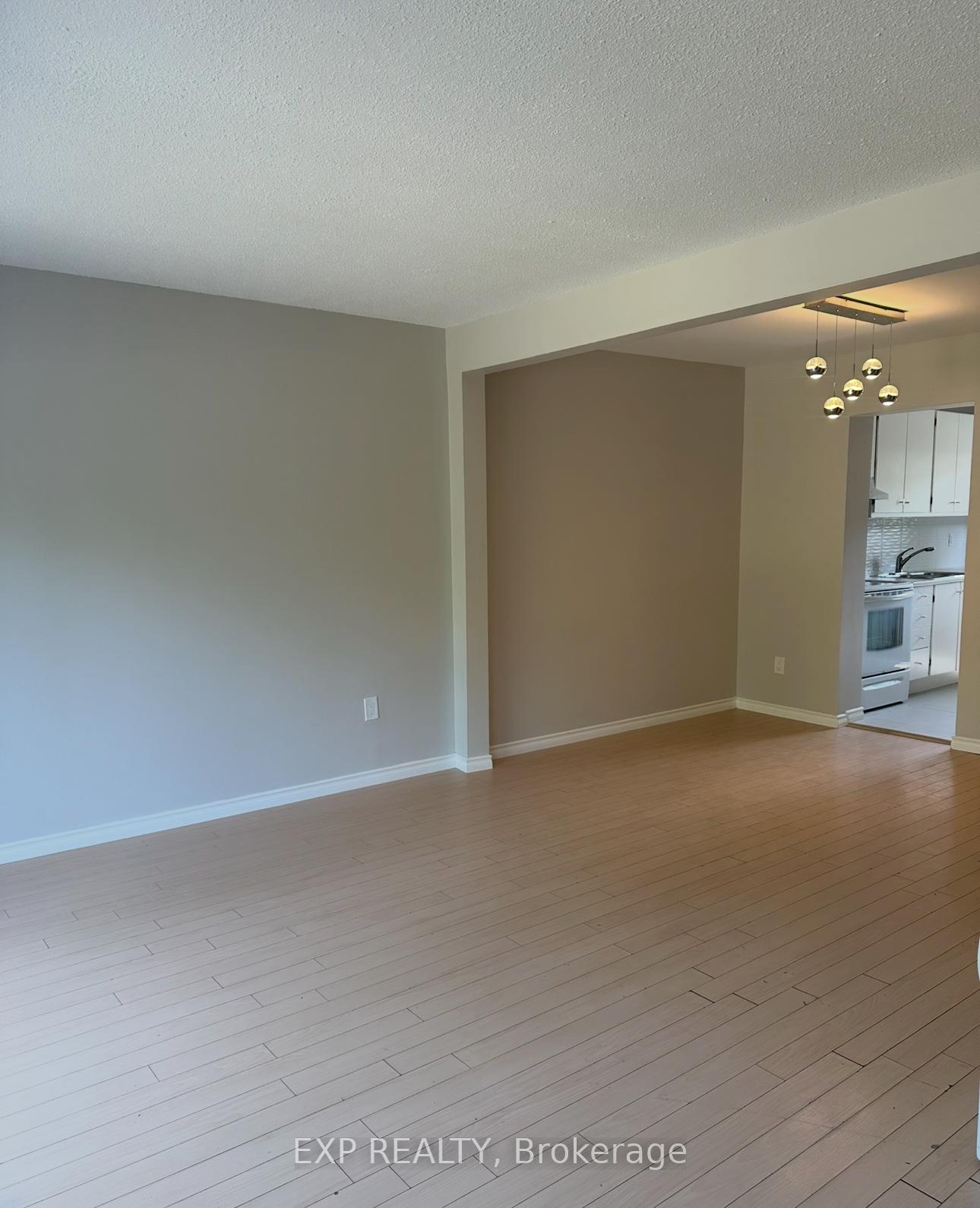 Photo 6 of Unit 42, 25 Garrow Drive, Hamilton, Gilkson — HOMEH
