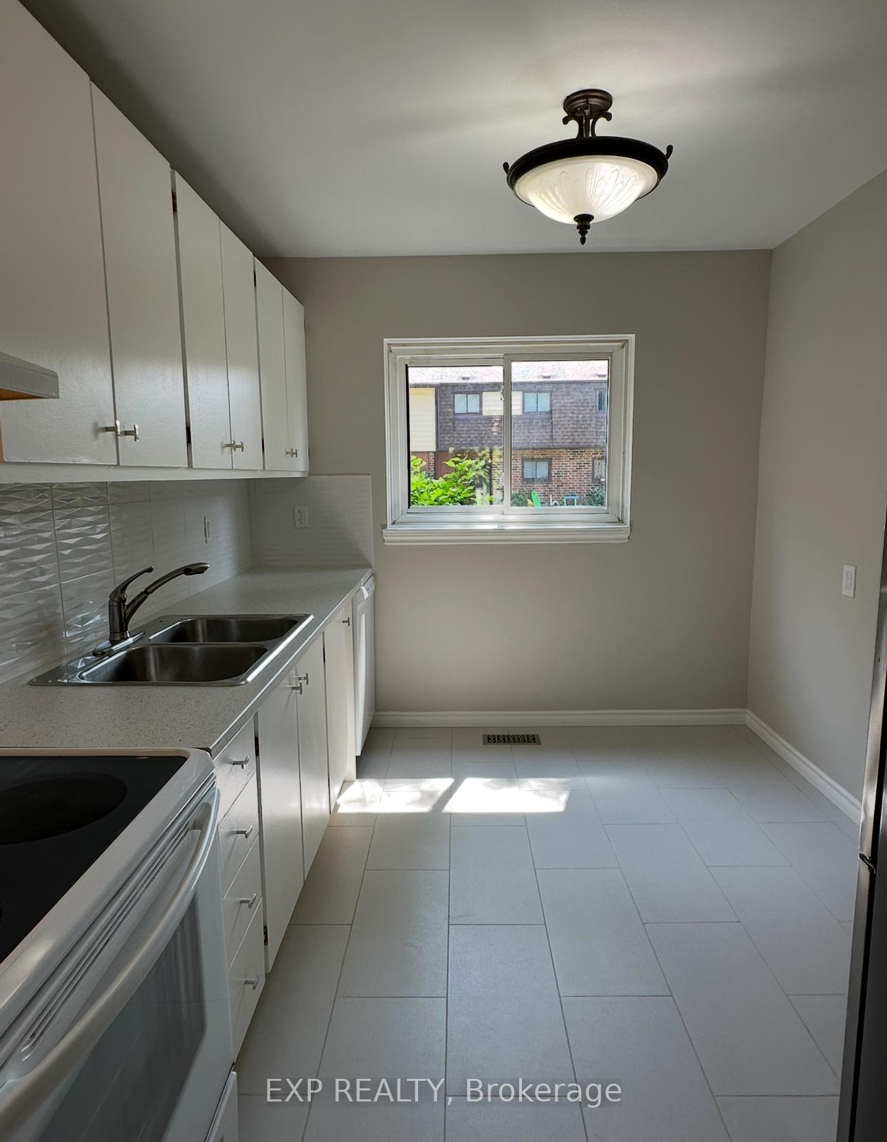 Photo 23 of Unit 42, 25 Garrow Drive, Hamilton, Gilkson — HOMEH