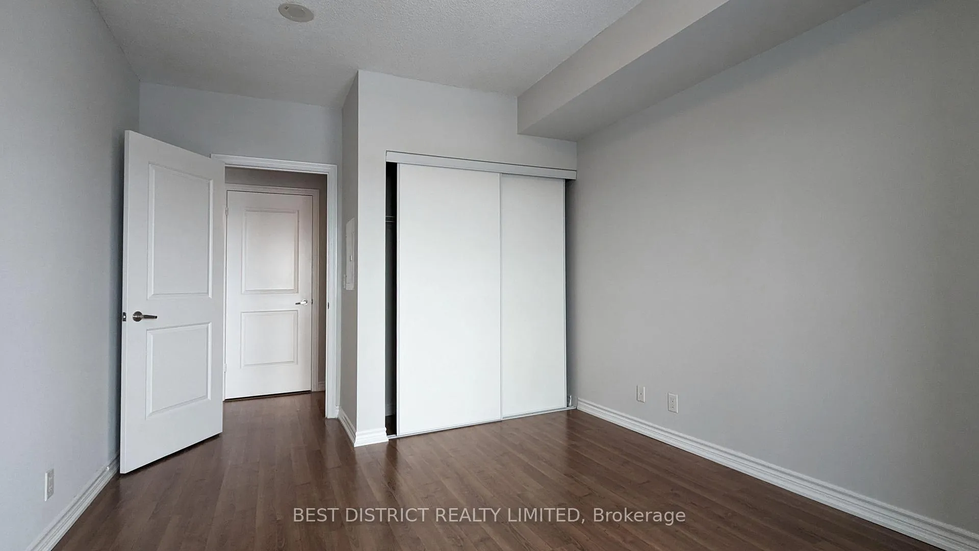 Photo 10 of Unit 1414, 9235 Jane Street, Vaughan, Maple — HOMEH