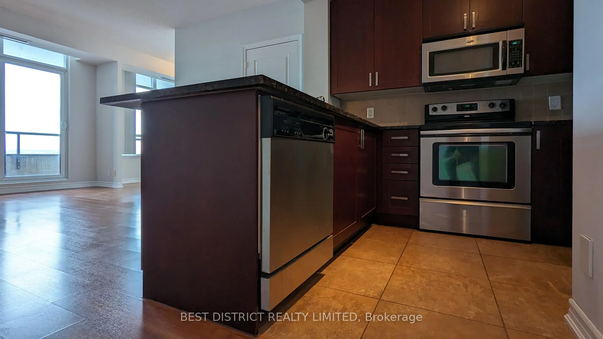 Photo 14 of Unit 1414, 9235 Jane Street, Vaughan, Maple — HOMEH