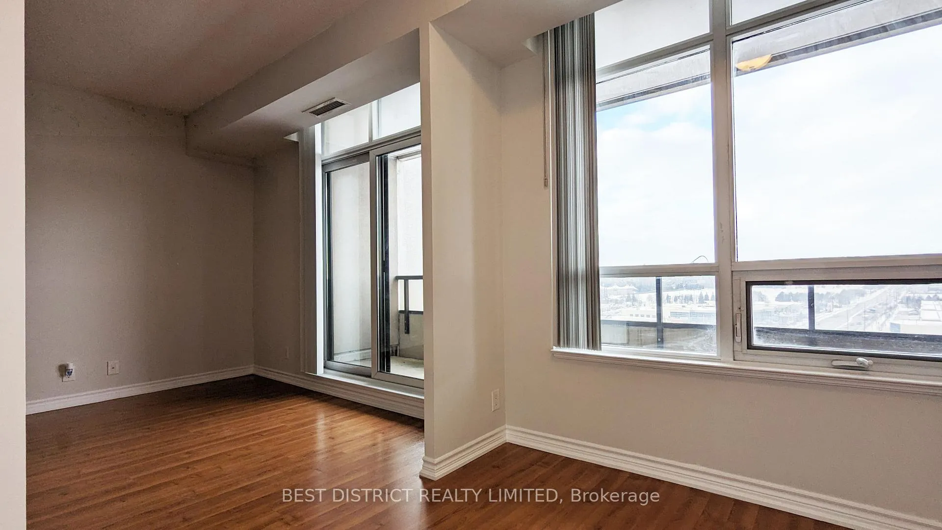 Photo 16 of Unit 1414, 9235 Jane Street, Vaughan, Maple — HOMEH
