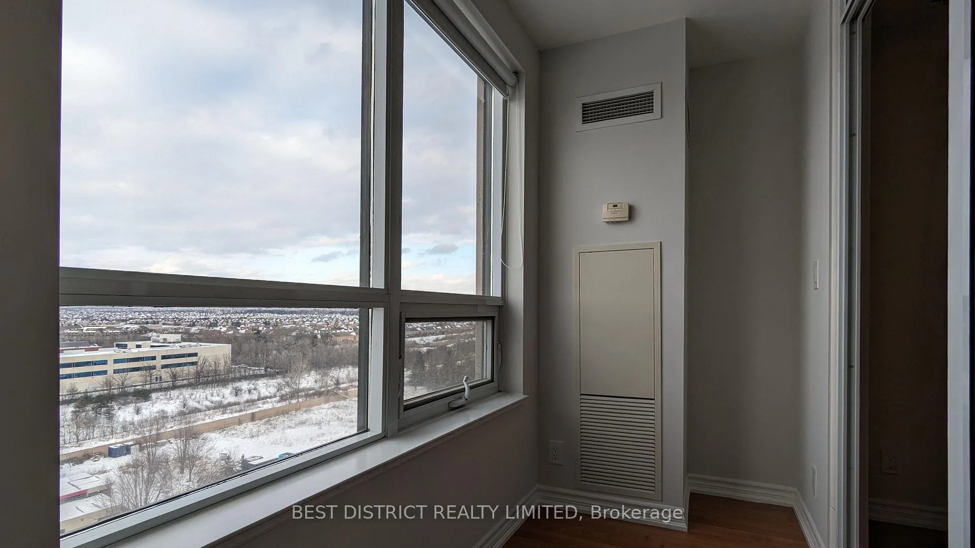Photo 23 of Unit 1414, 9235 Jane Street, Vaughan, Maple — HOMEH