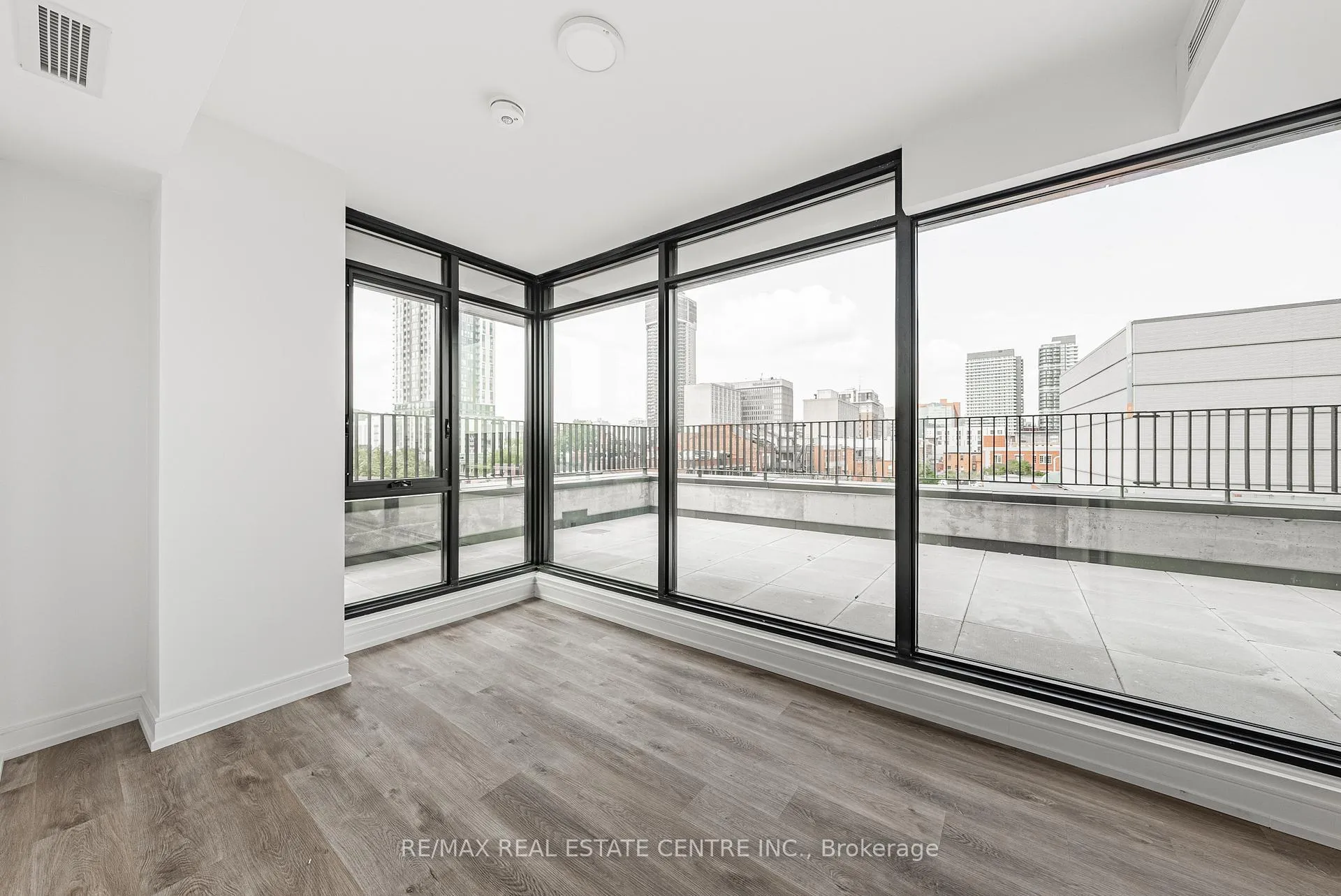 Photo 16 of Unit 511, 1 Jarvis Street, Hamilton, Beasley — HOMEH