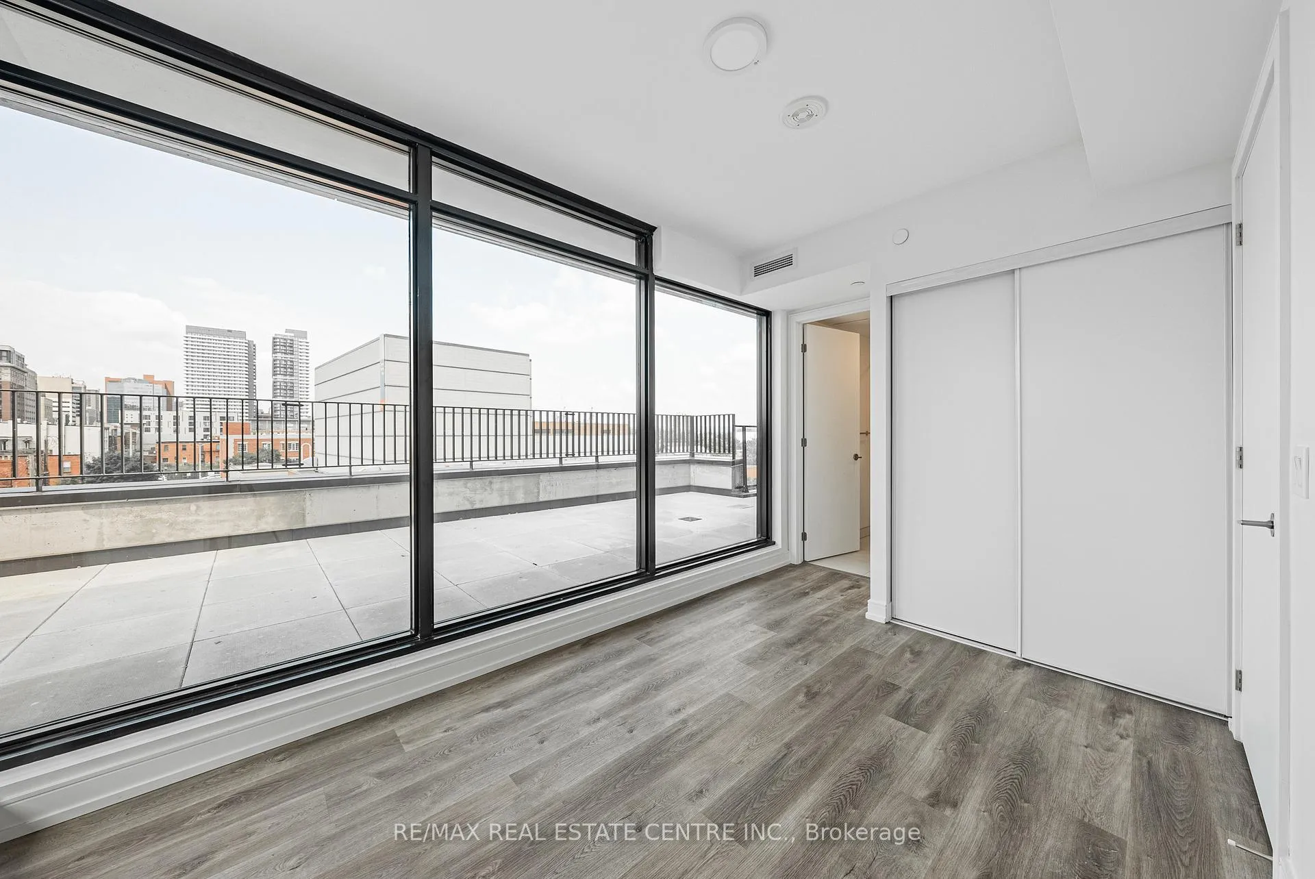 Photo 17 of Unit 511, 1 Jarvis Street, Hamilton, Beasley — HOMEH