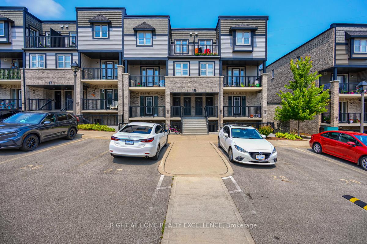 Front of Unit 18E, 1989 Ottawa Street S